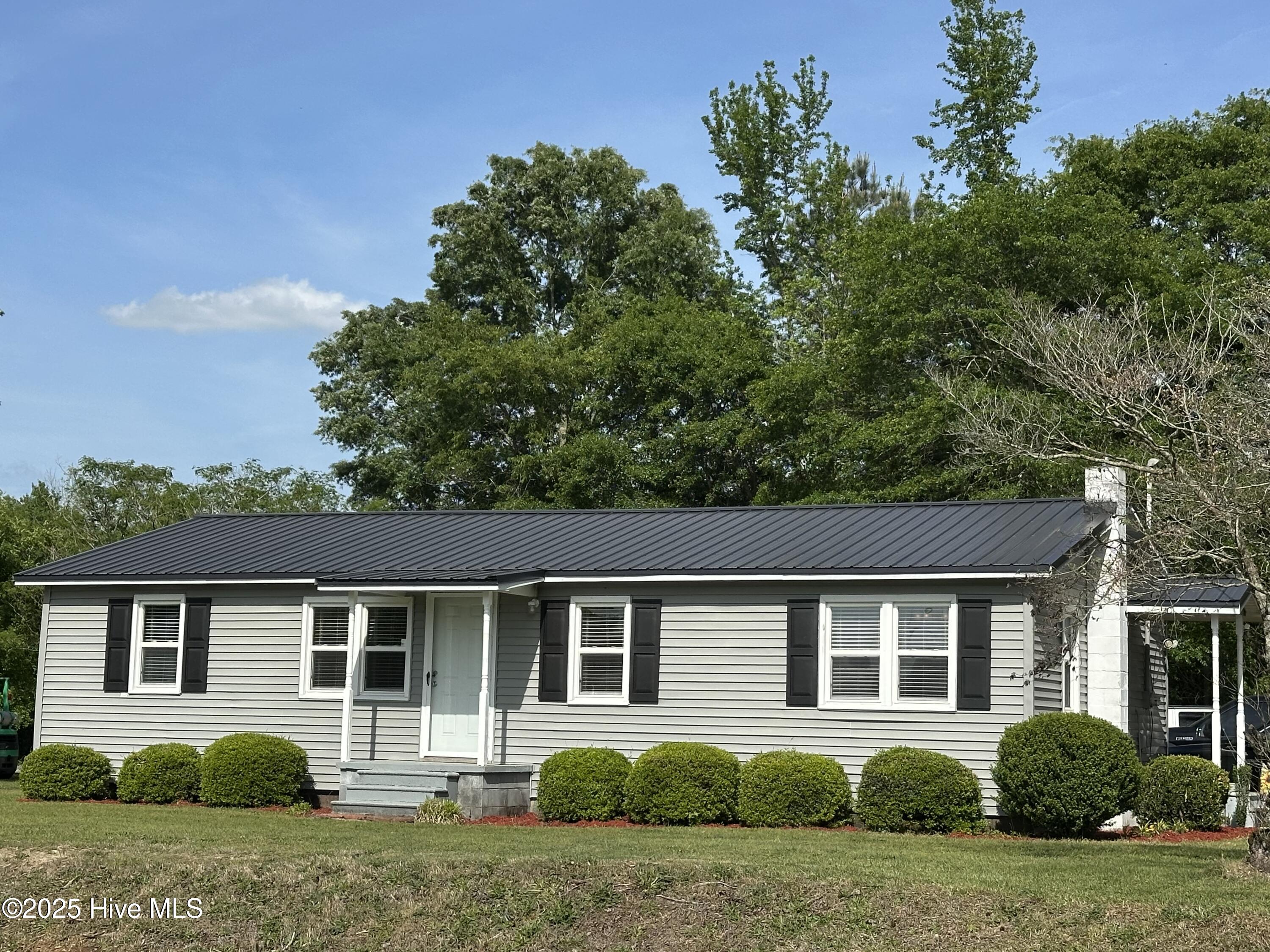 2195 Rosewood Road Property Photo
