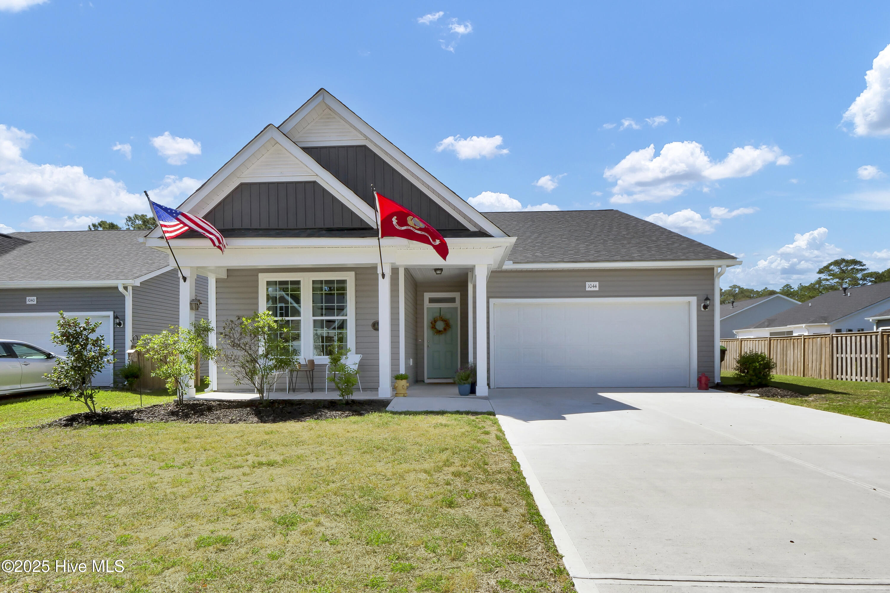 1044 Downrigger Trail Property Photo 1