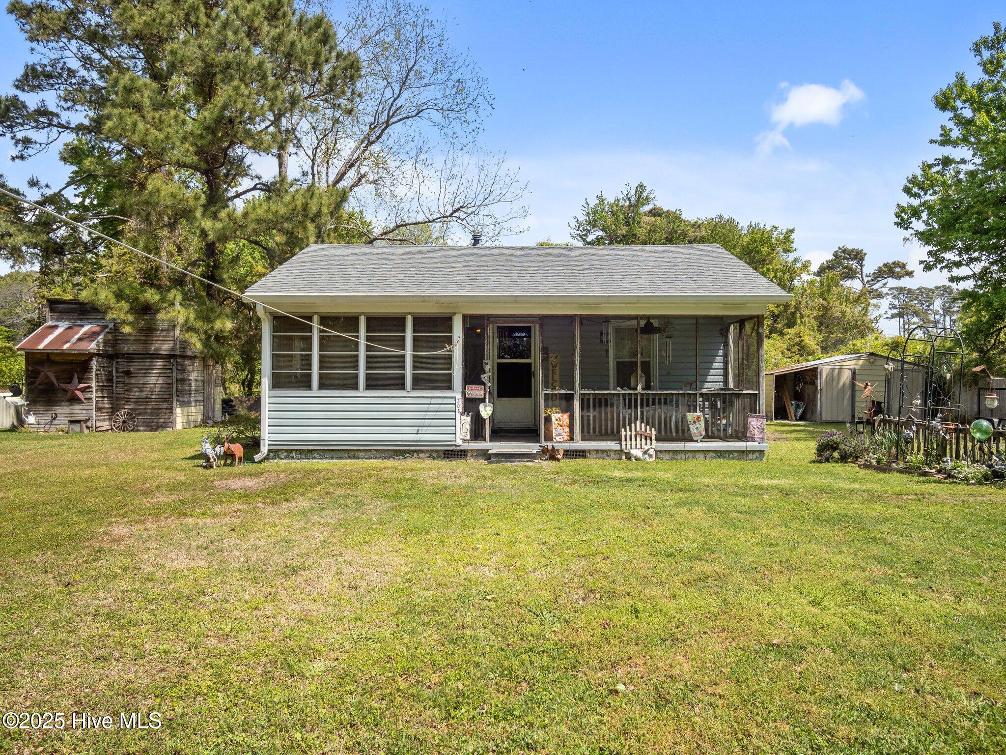 297 Community Road Property Photo