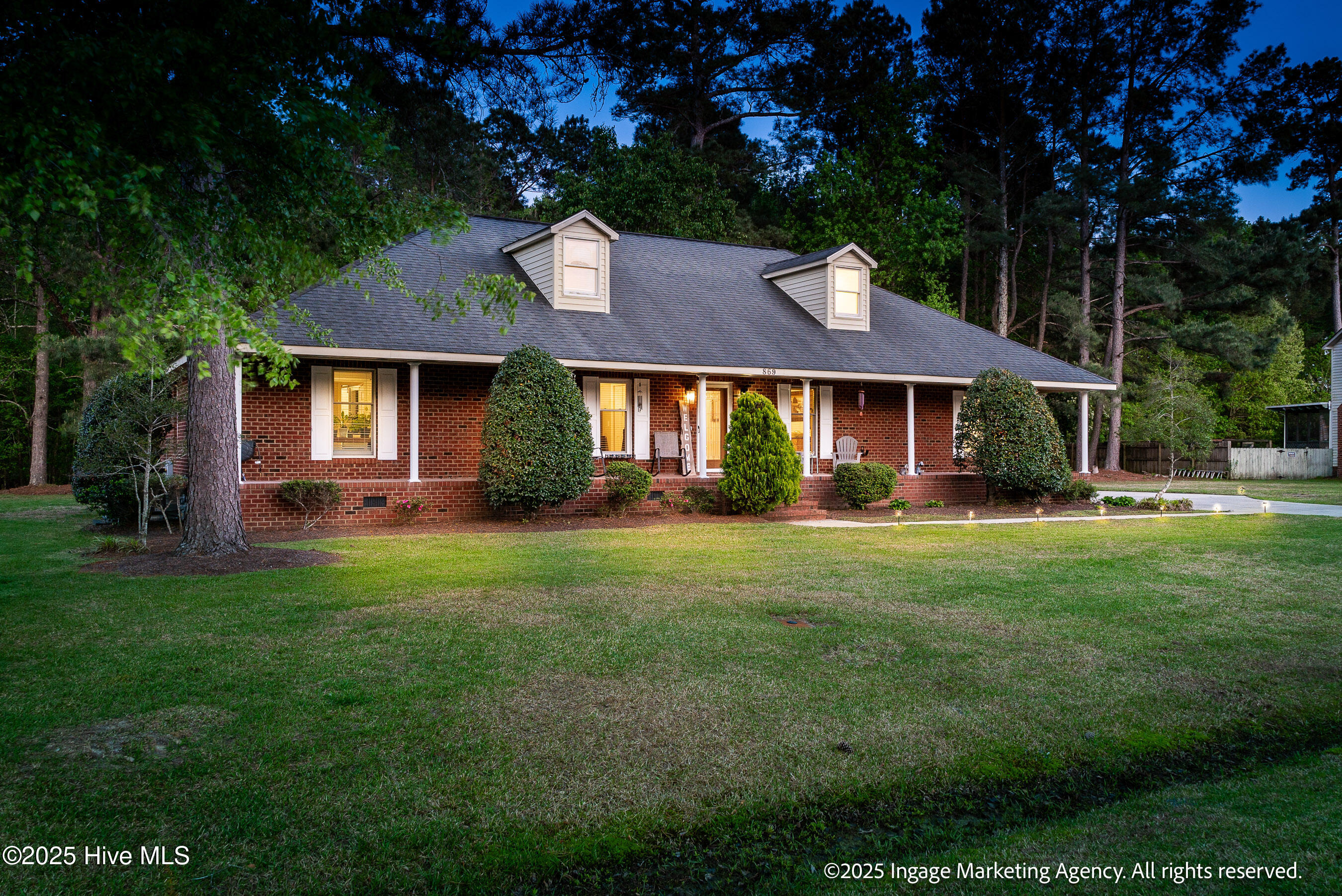 869 Driftwood Drive Property Photo 1