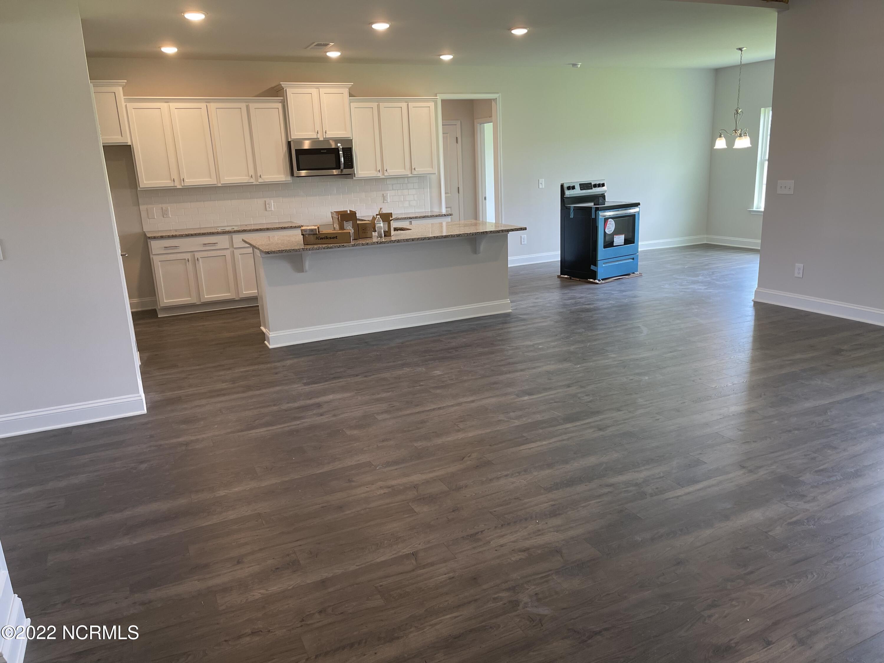 413 Lemonade Lane Property Photo 5