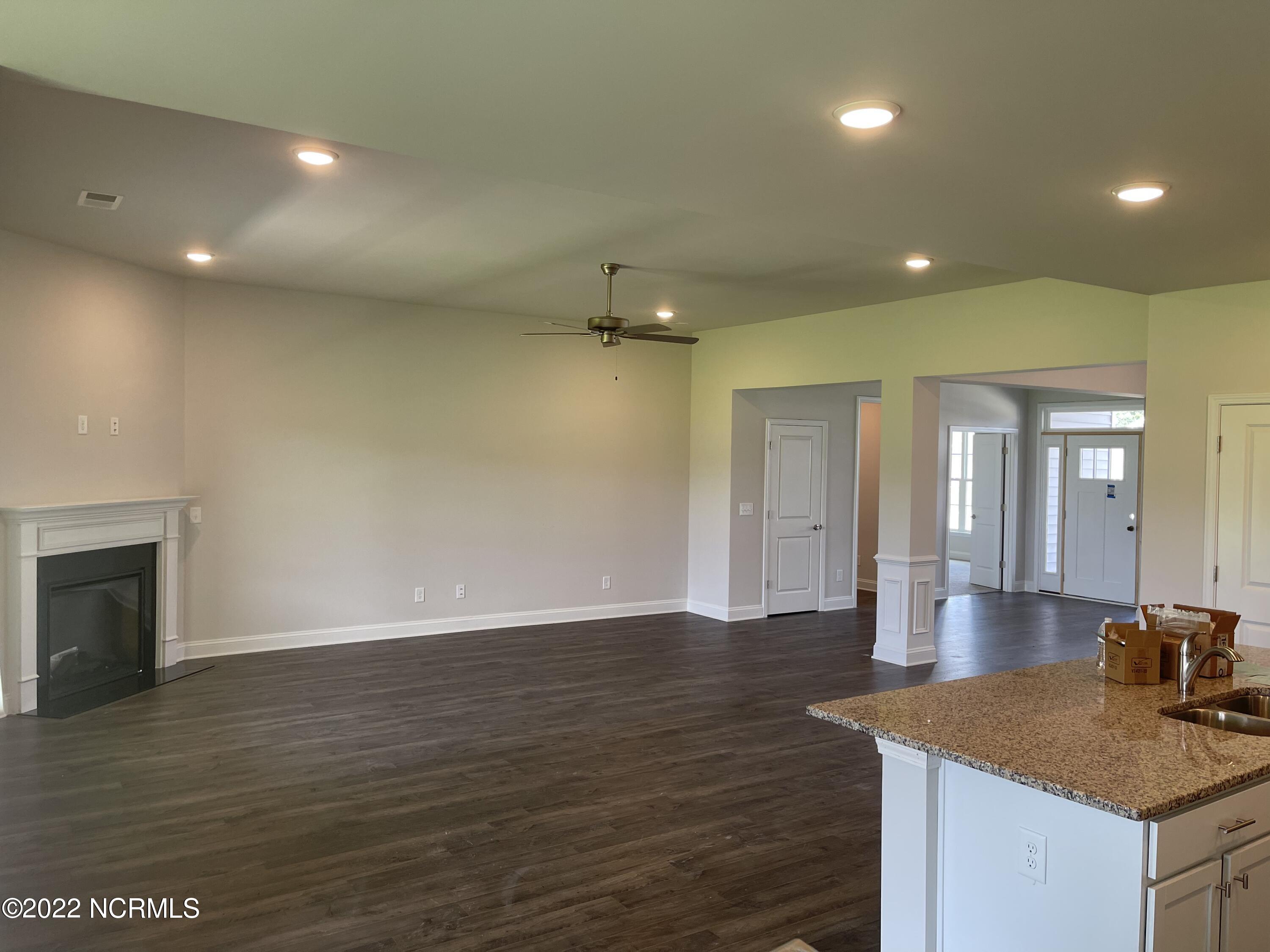 413 Lemonade Lane Property Photo 11