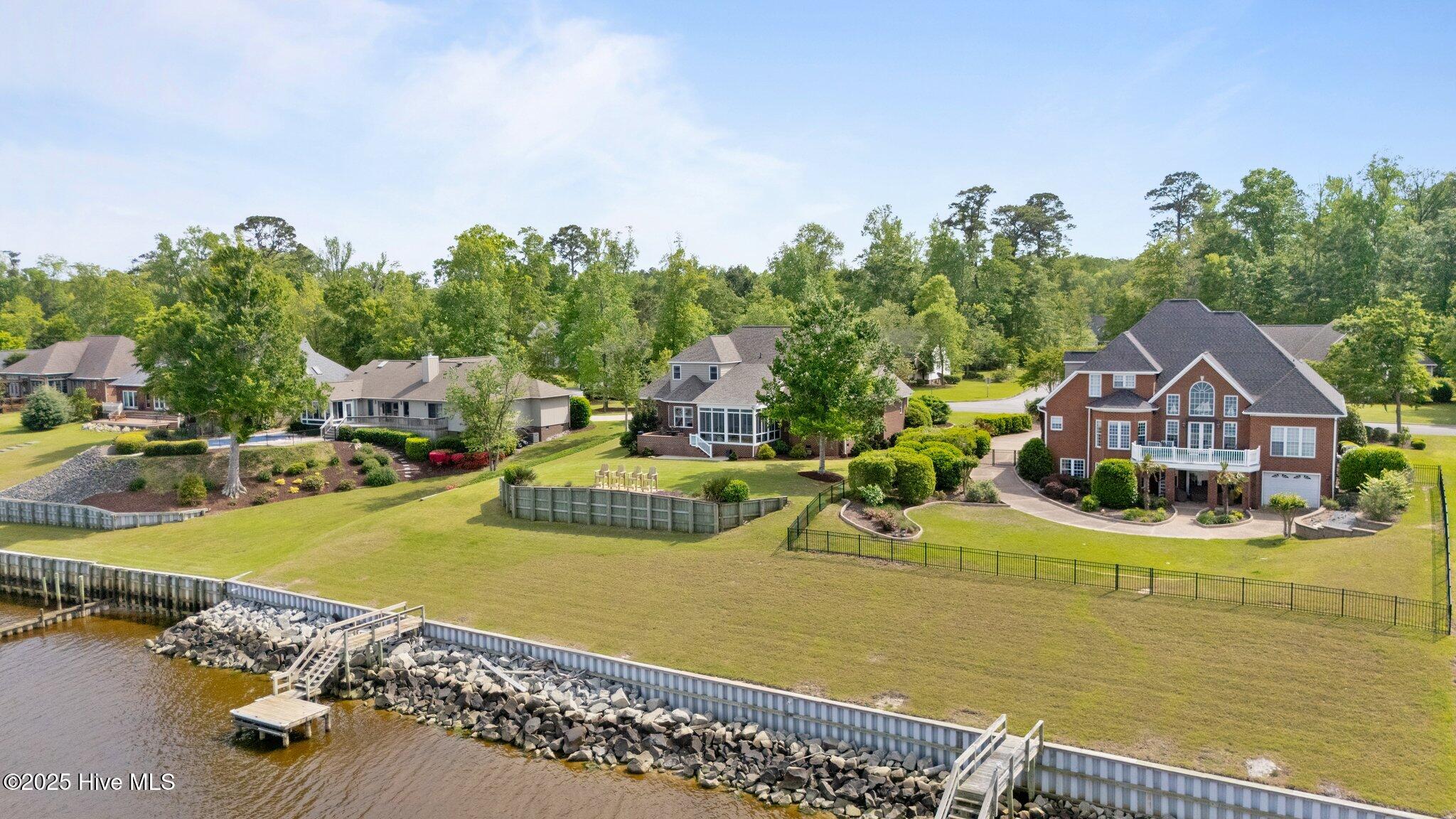 409 Neuse Harbour Boulevard Property Photo 2