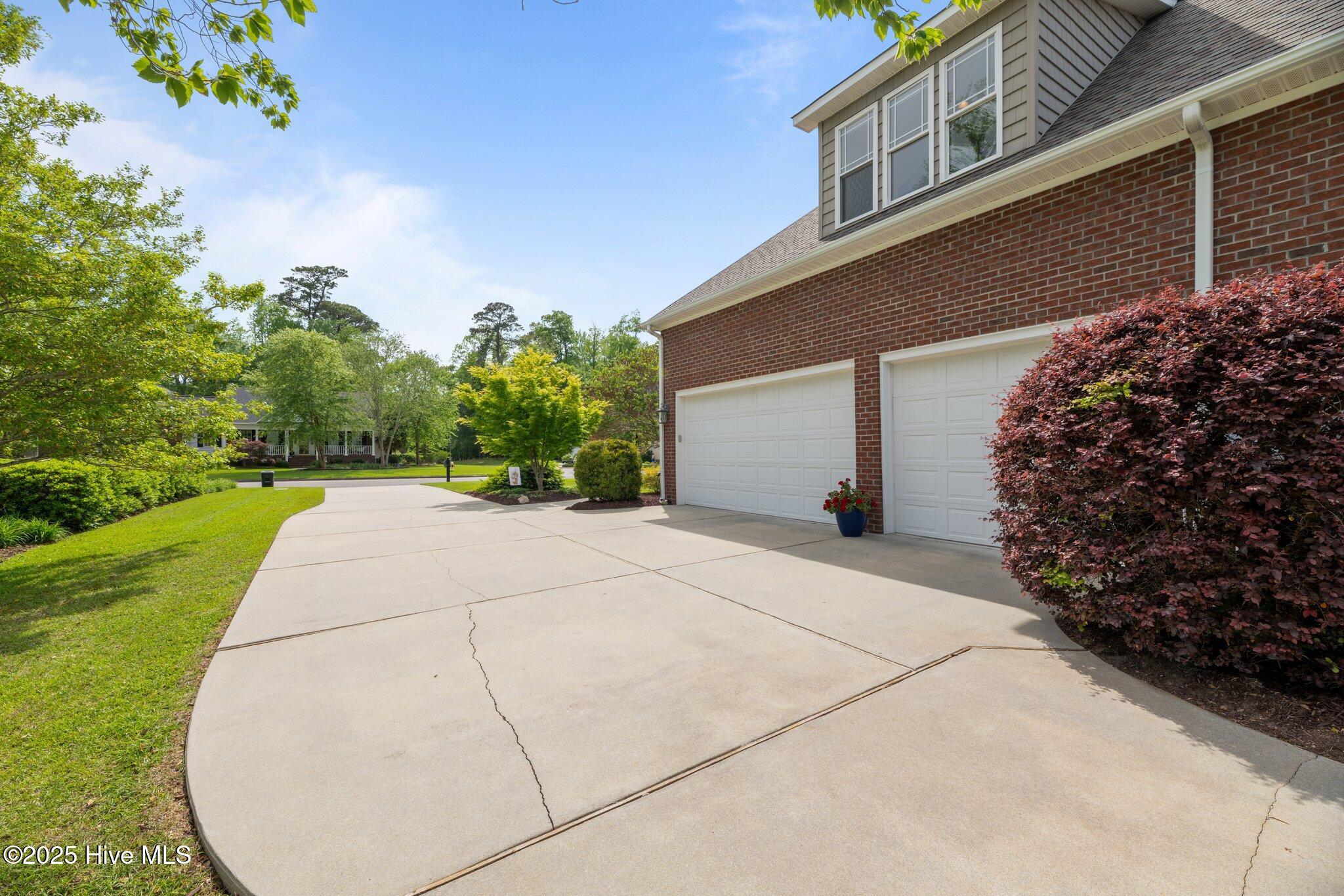 409 Neuse Harbour Boulevard Property Photo 5