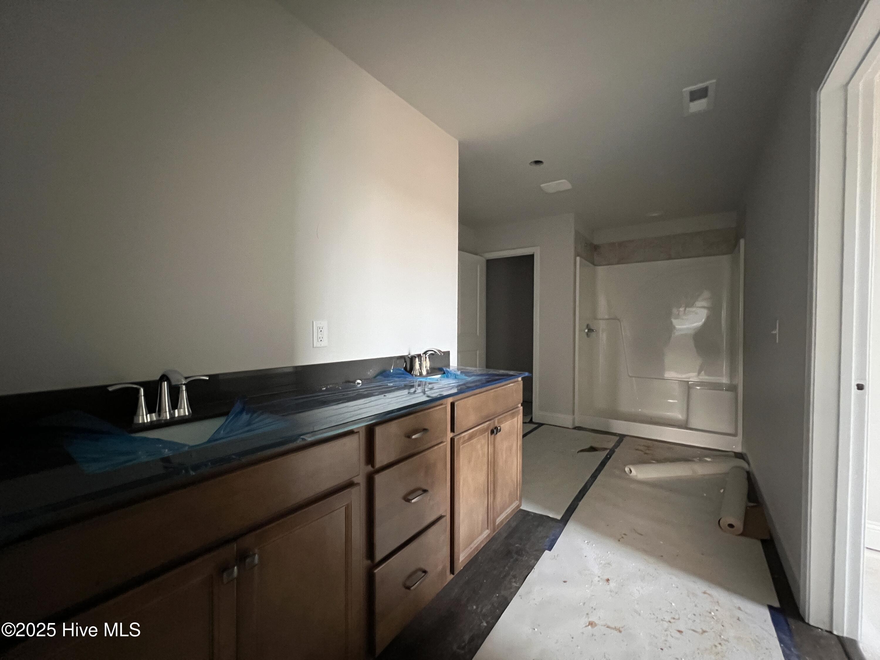 240 Sacksonia Street Property Photo 15