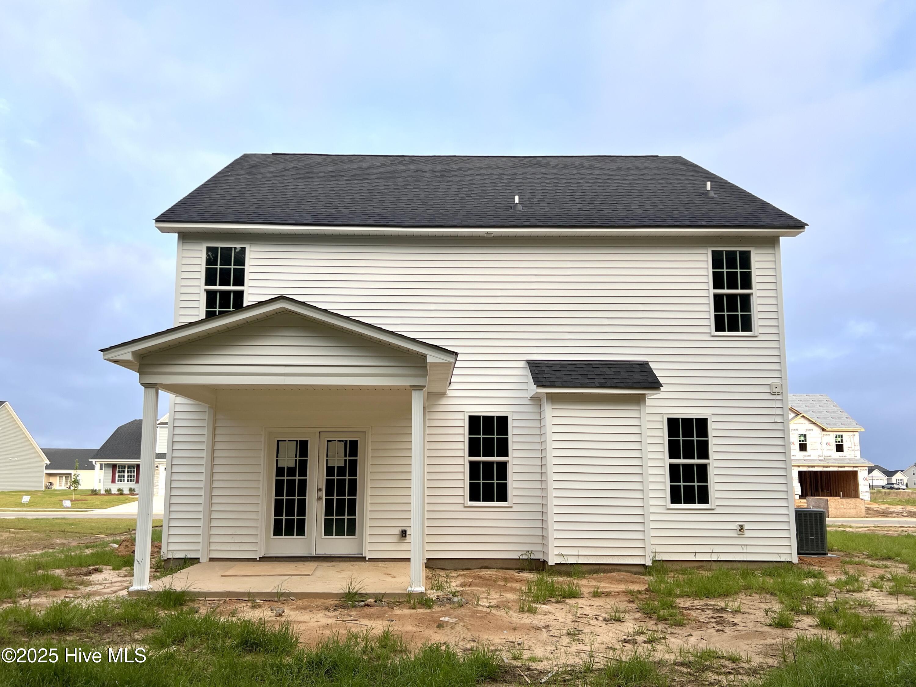 240 Sacksonia Street Property Photo 18