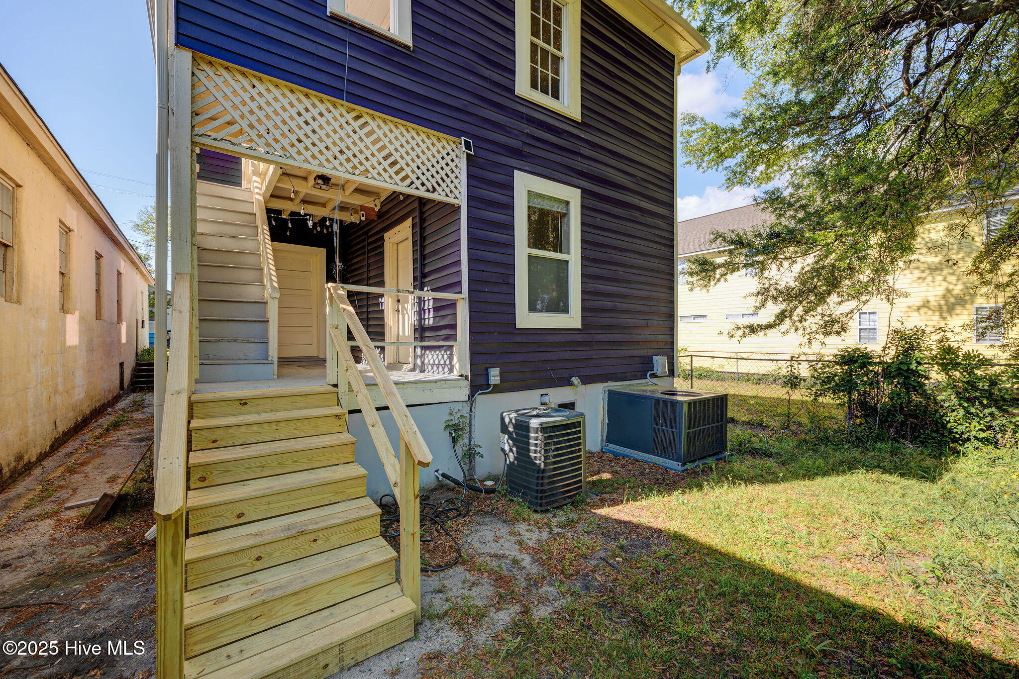 317 Wright Street Property Photo 7