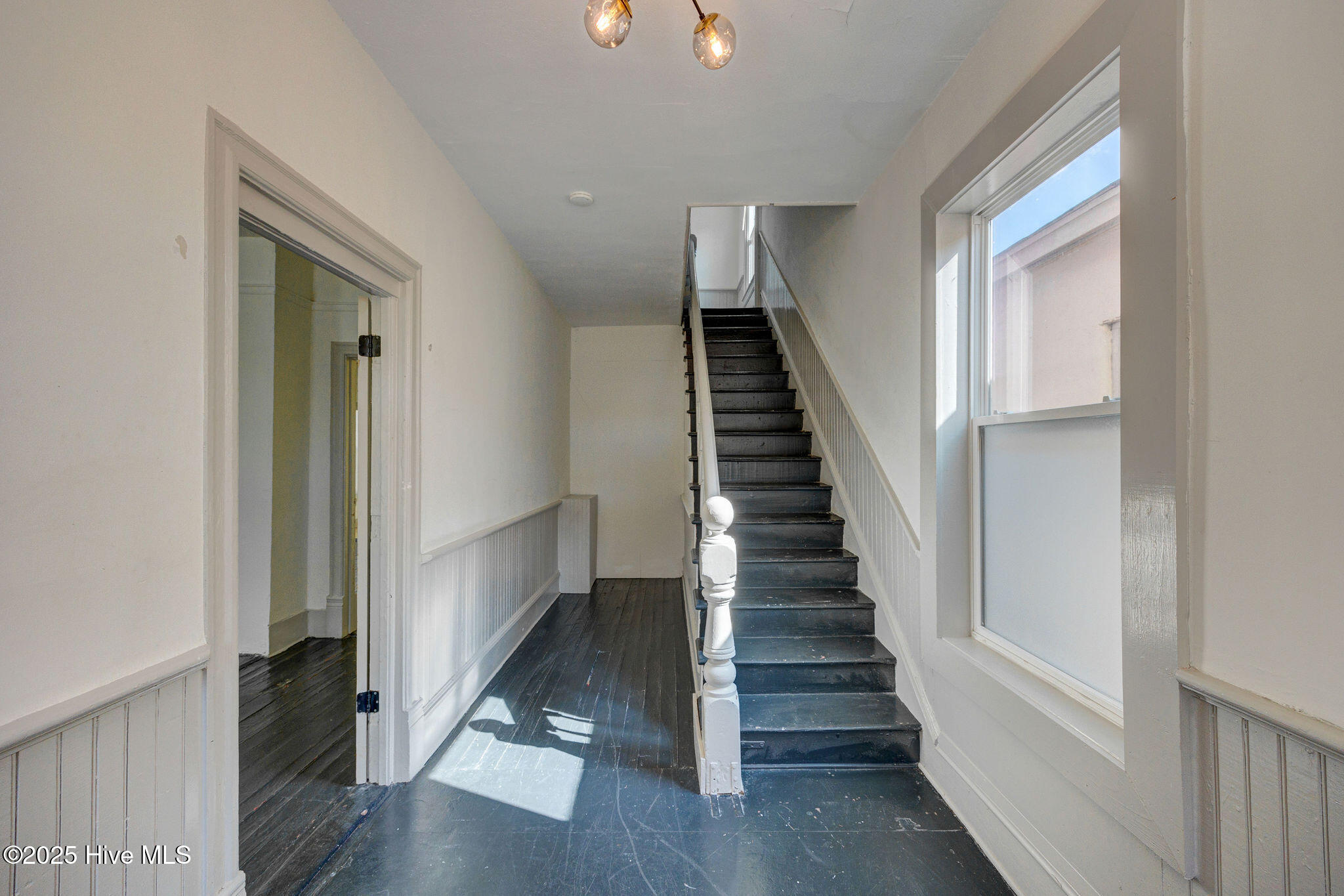 317 Wright Street Property Photo 11
