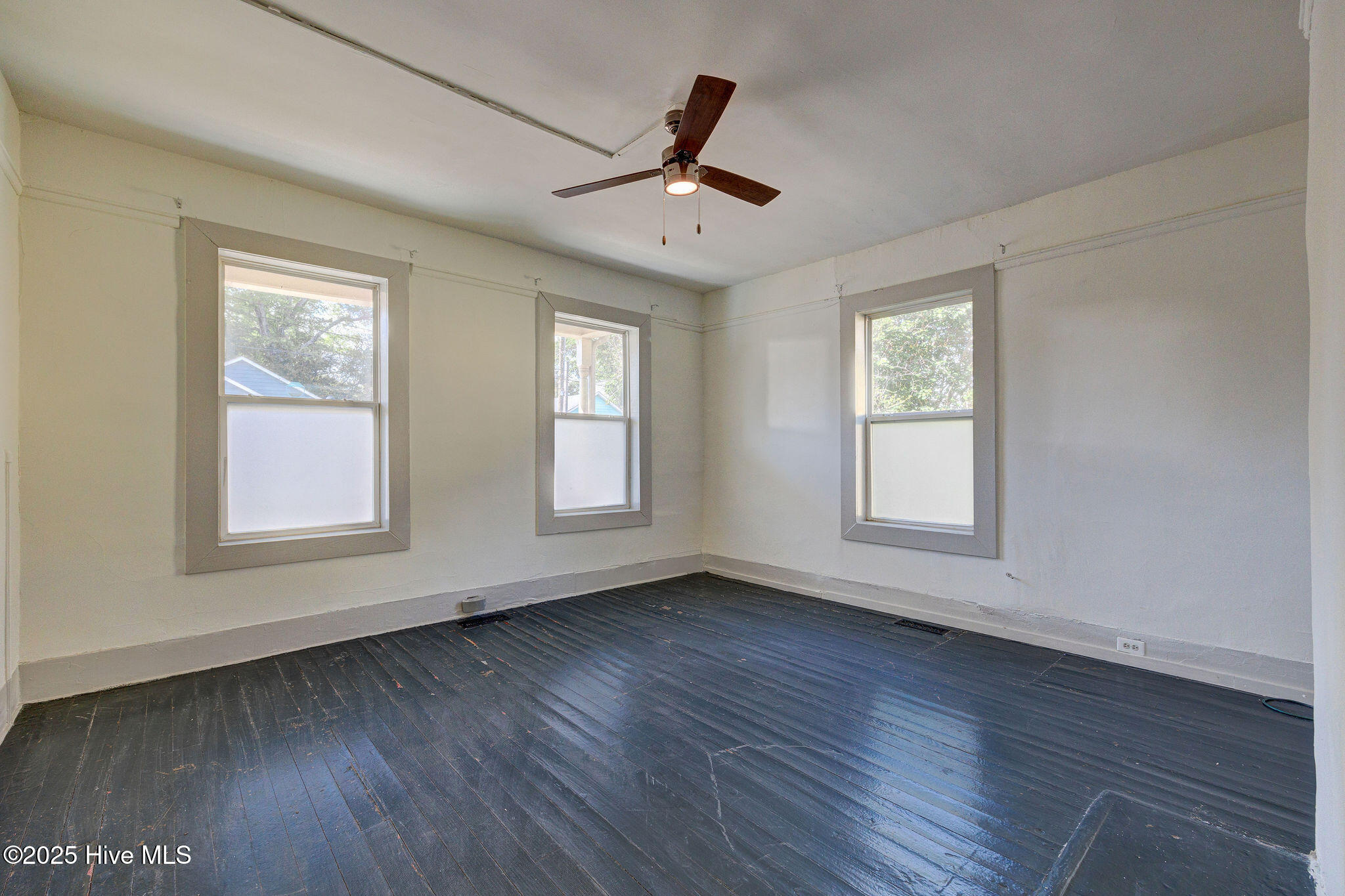317 Wright Street Property Photo 14