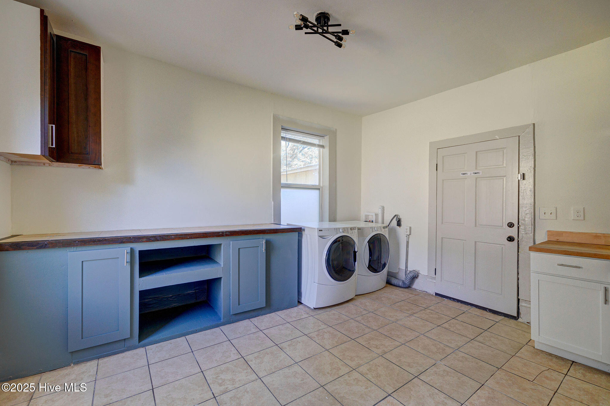 317 Wright Street Property Photo 18