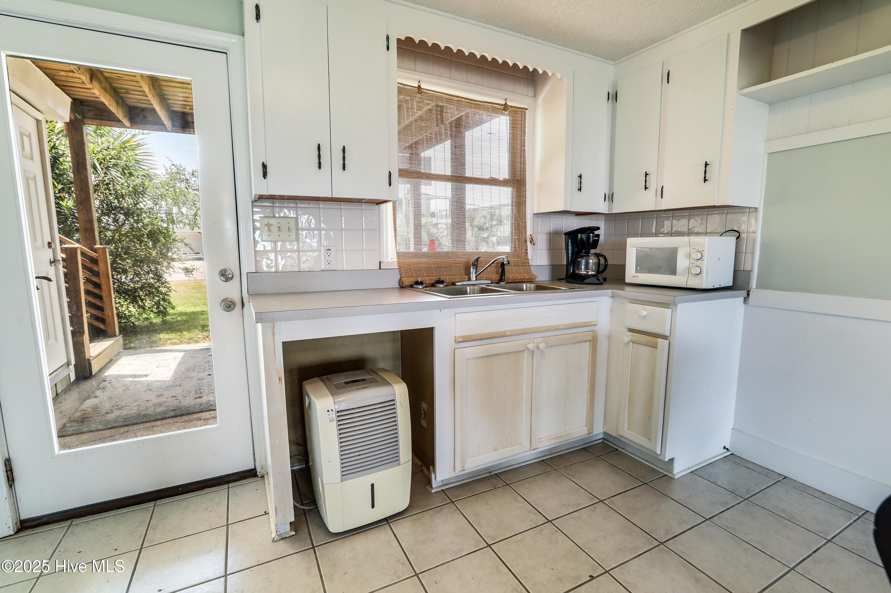 128 Charlotte Street Property Photo 26