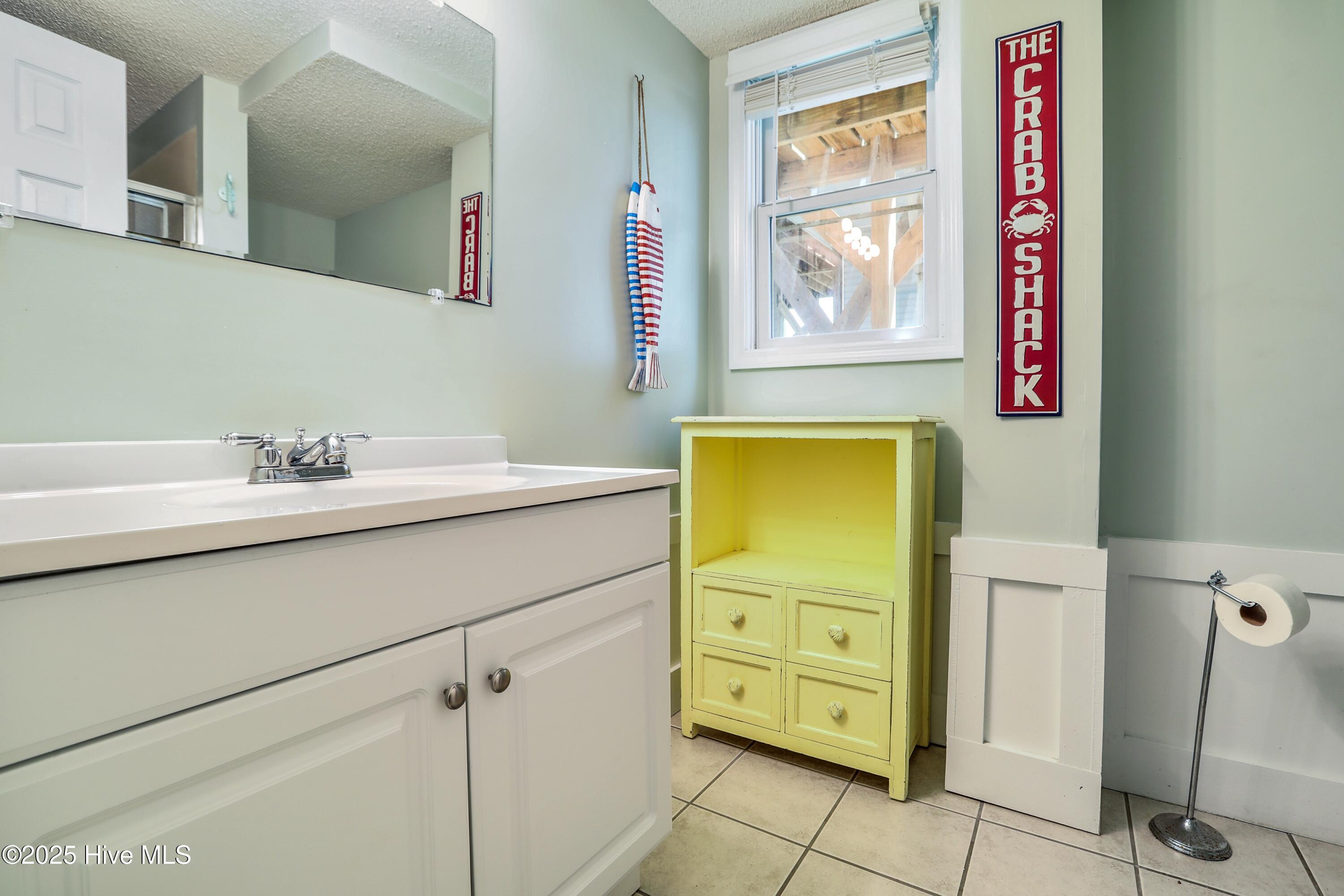 128 Charlotte Street Property Photo 32