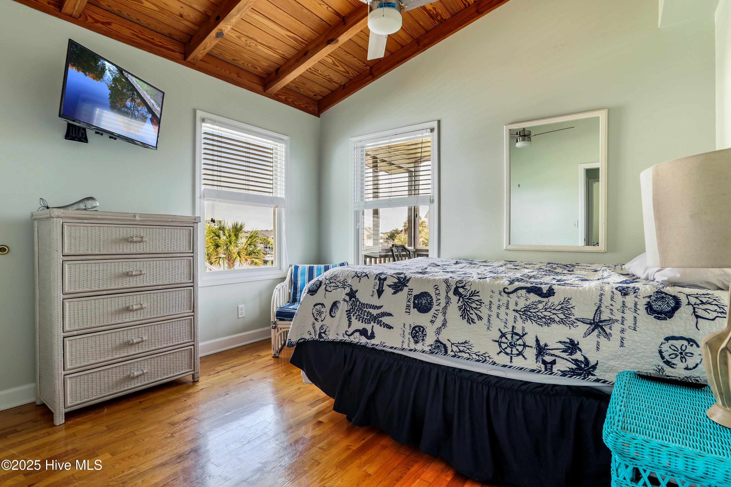 128 Charlotte Street Property Photo 36