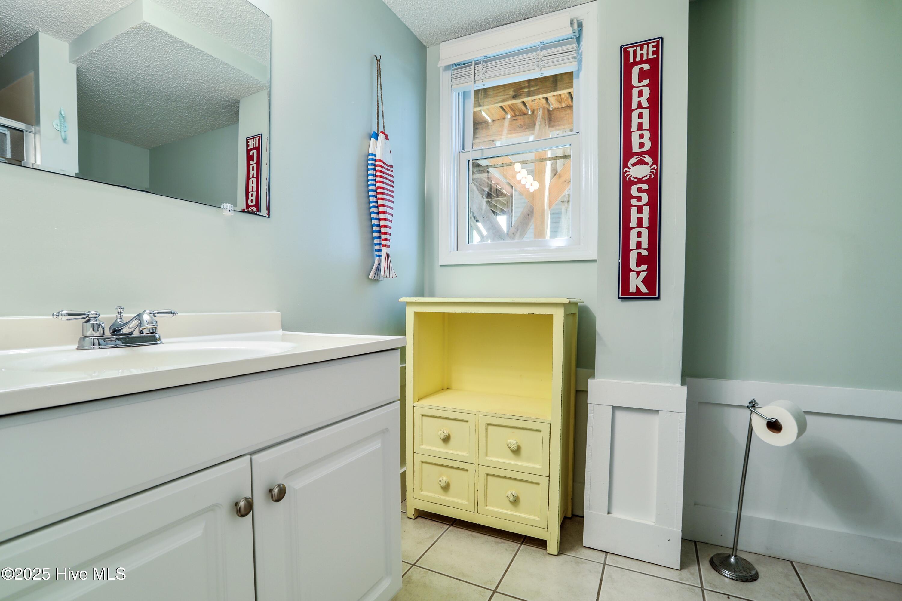 128 Charlotte Street Property Photo 44
