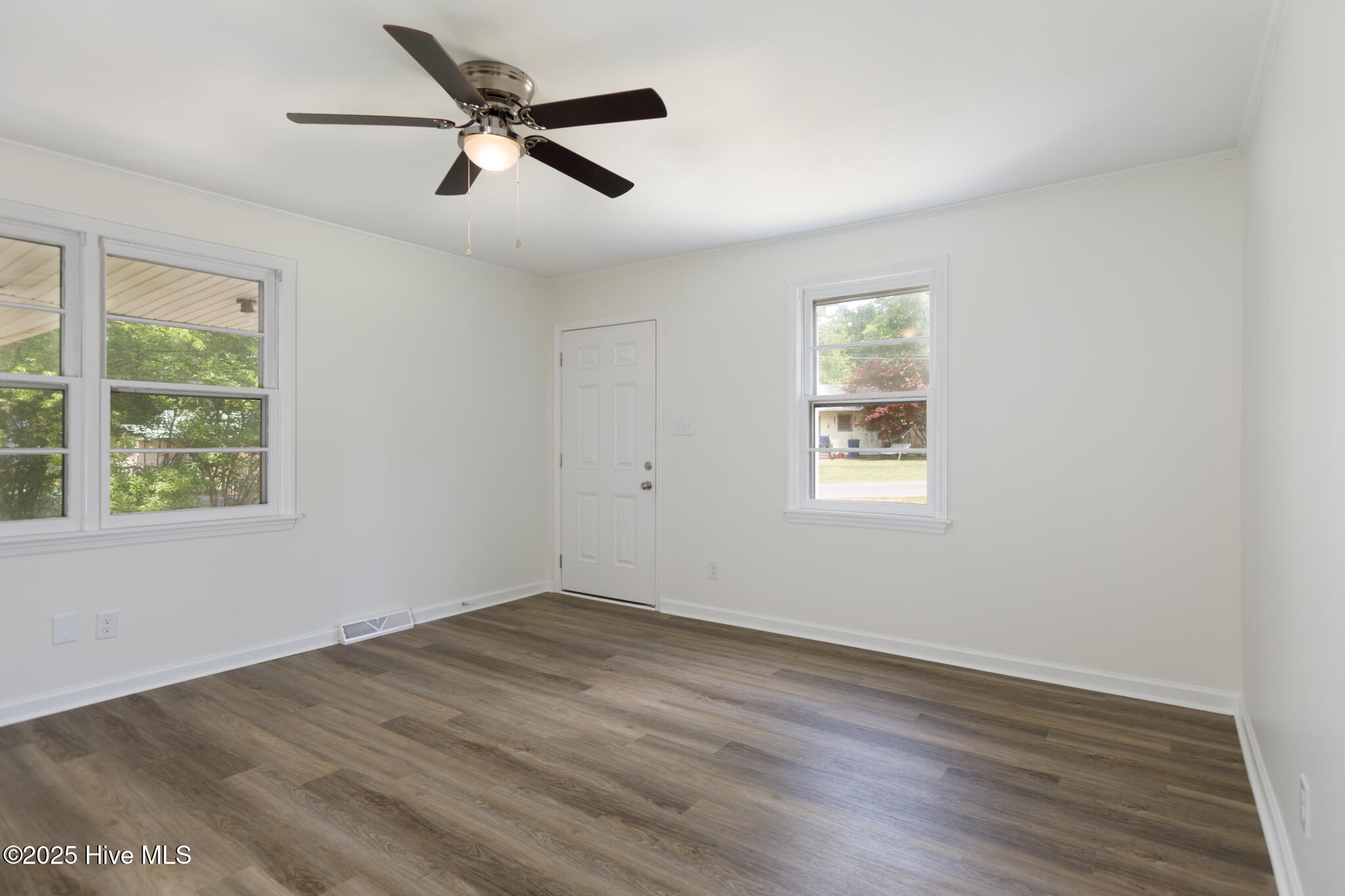 671 Forest Drive Property Photo 4