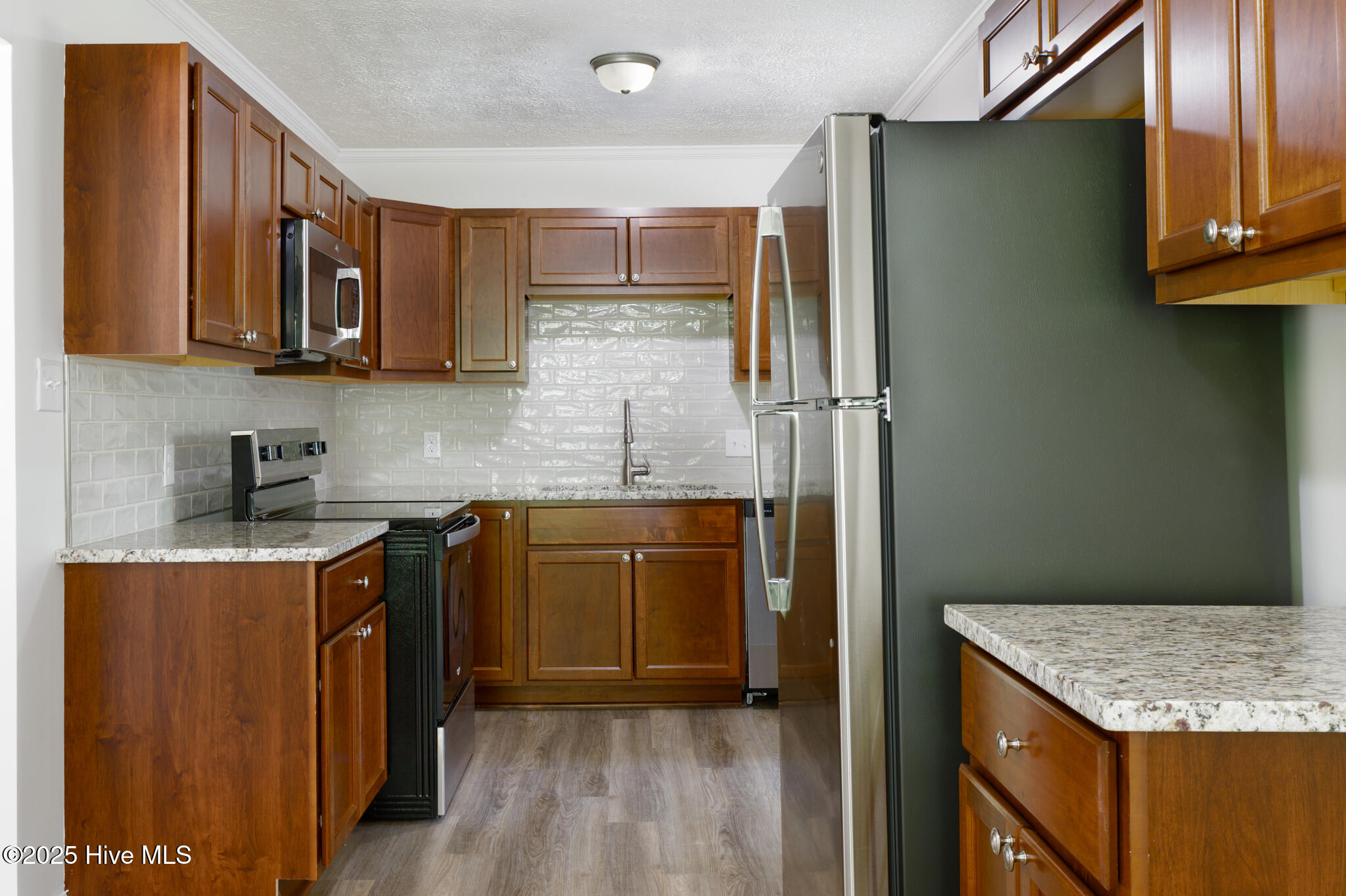 671 Forest Drive Property Photo 7