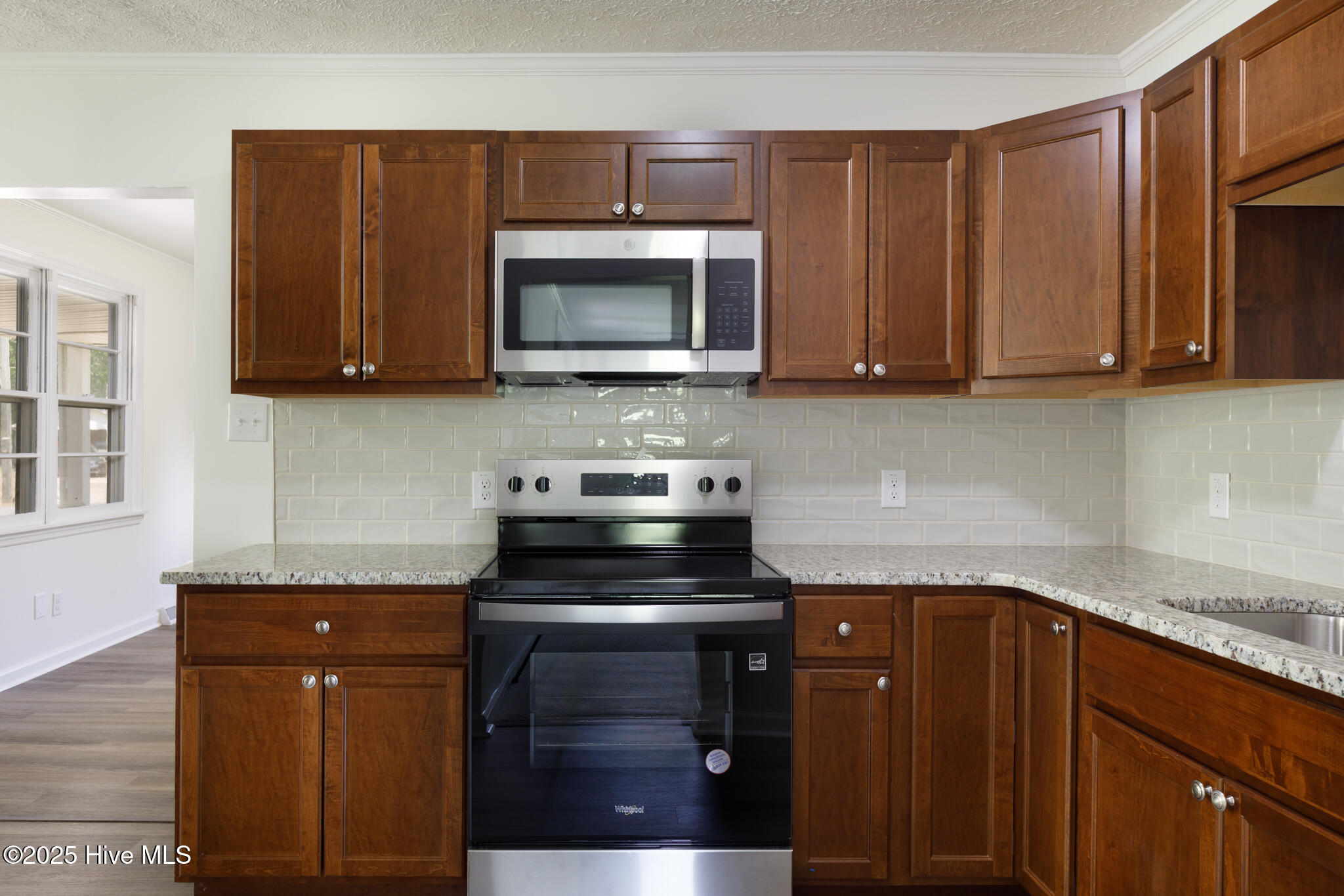 671 Forest Drive Property Photo 10