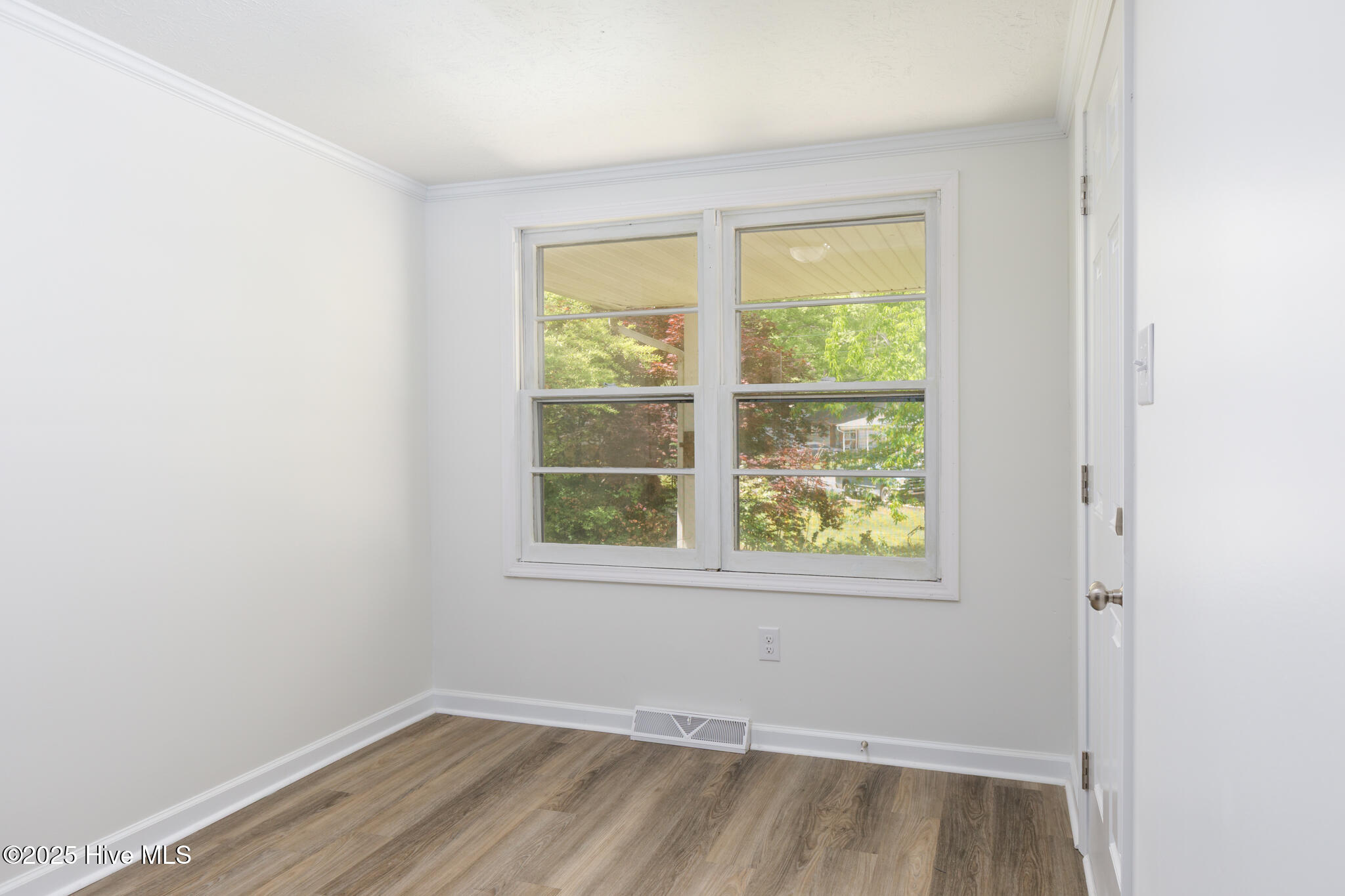 671 Forest Drive Property Photo 12