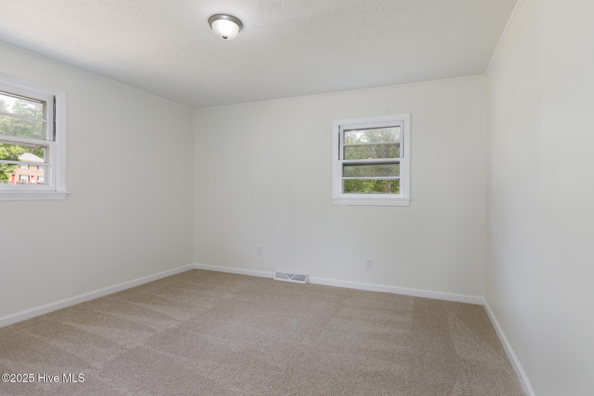 671 Forest Drive Property Photo 14