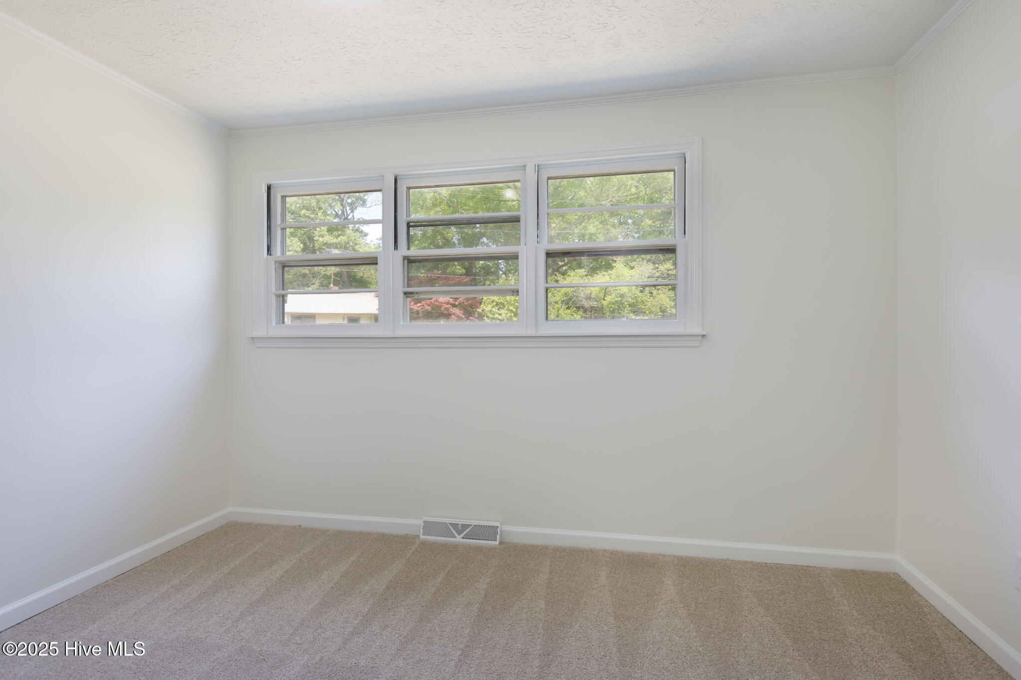 671 Forest Drive Property Photo 15