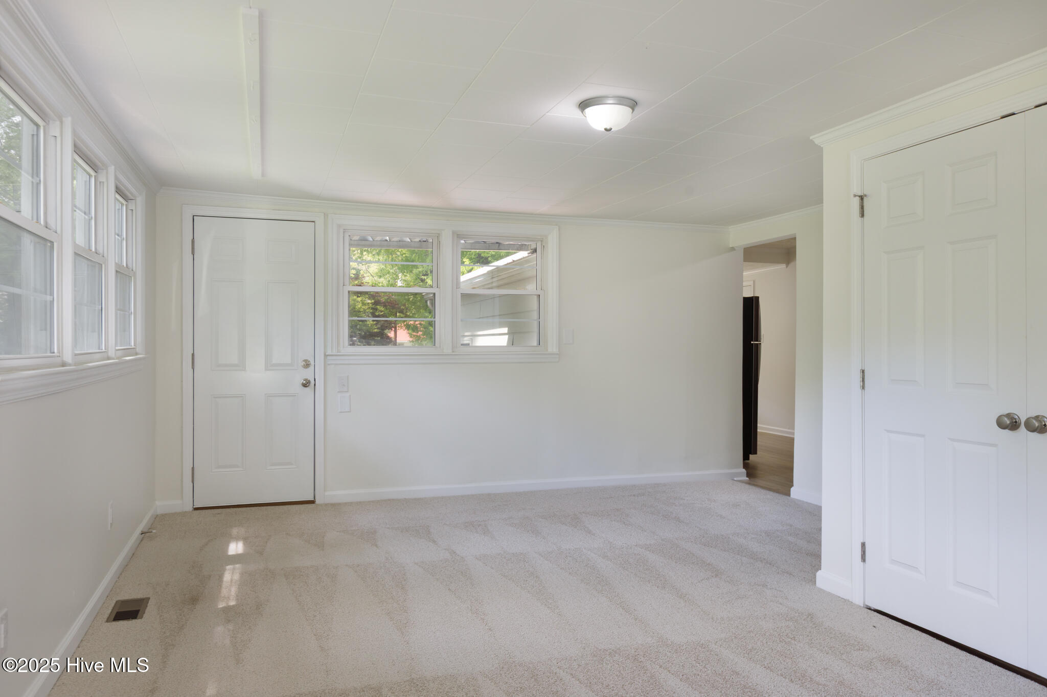671 Forest Drive Property Photo 20
