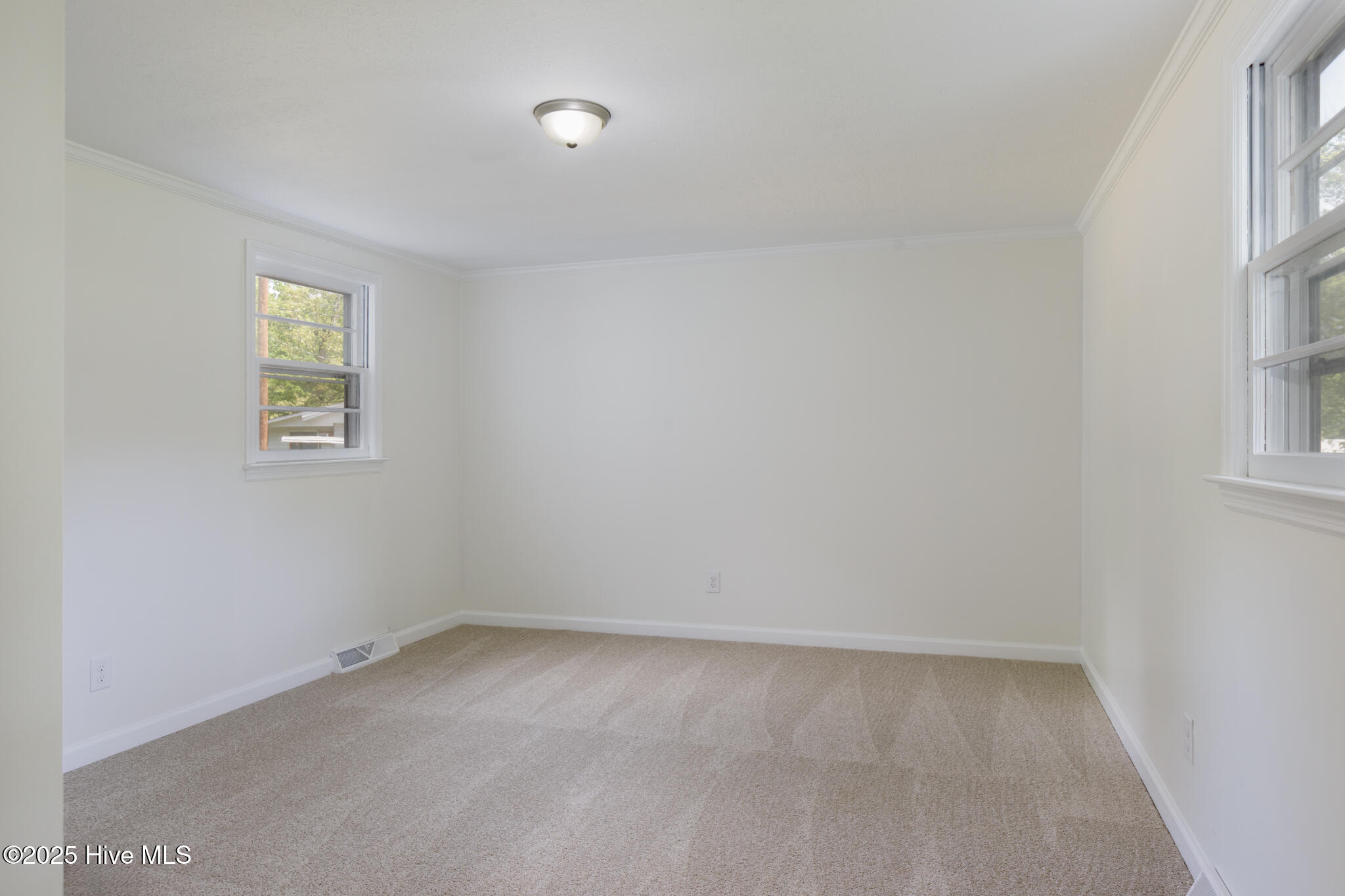 671 Forest Drive Property Photo 23