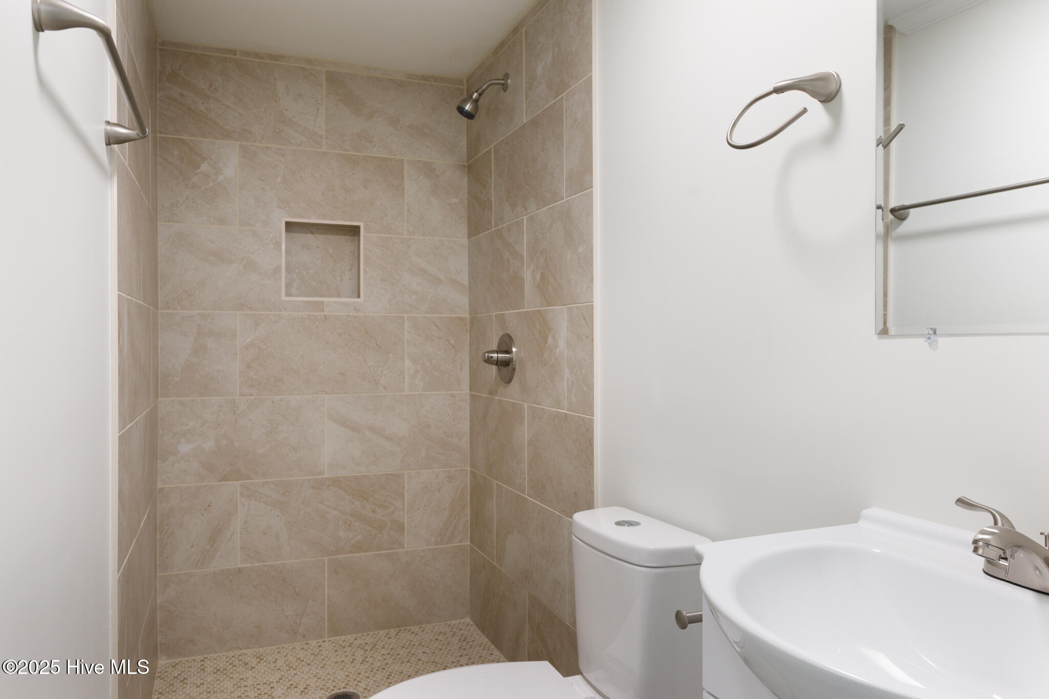 671 Forest Drive Property Photo 25