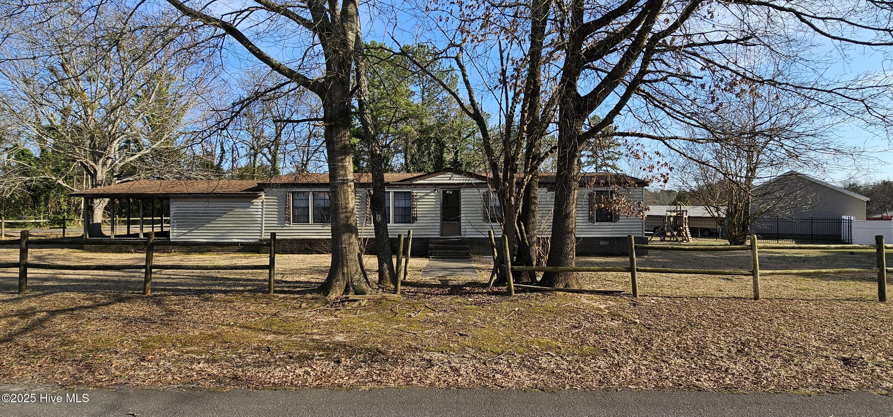 101 Buffaloe Street Property Photo