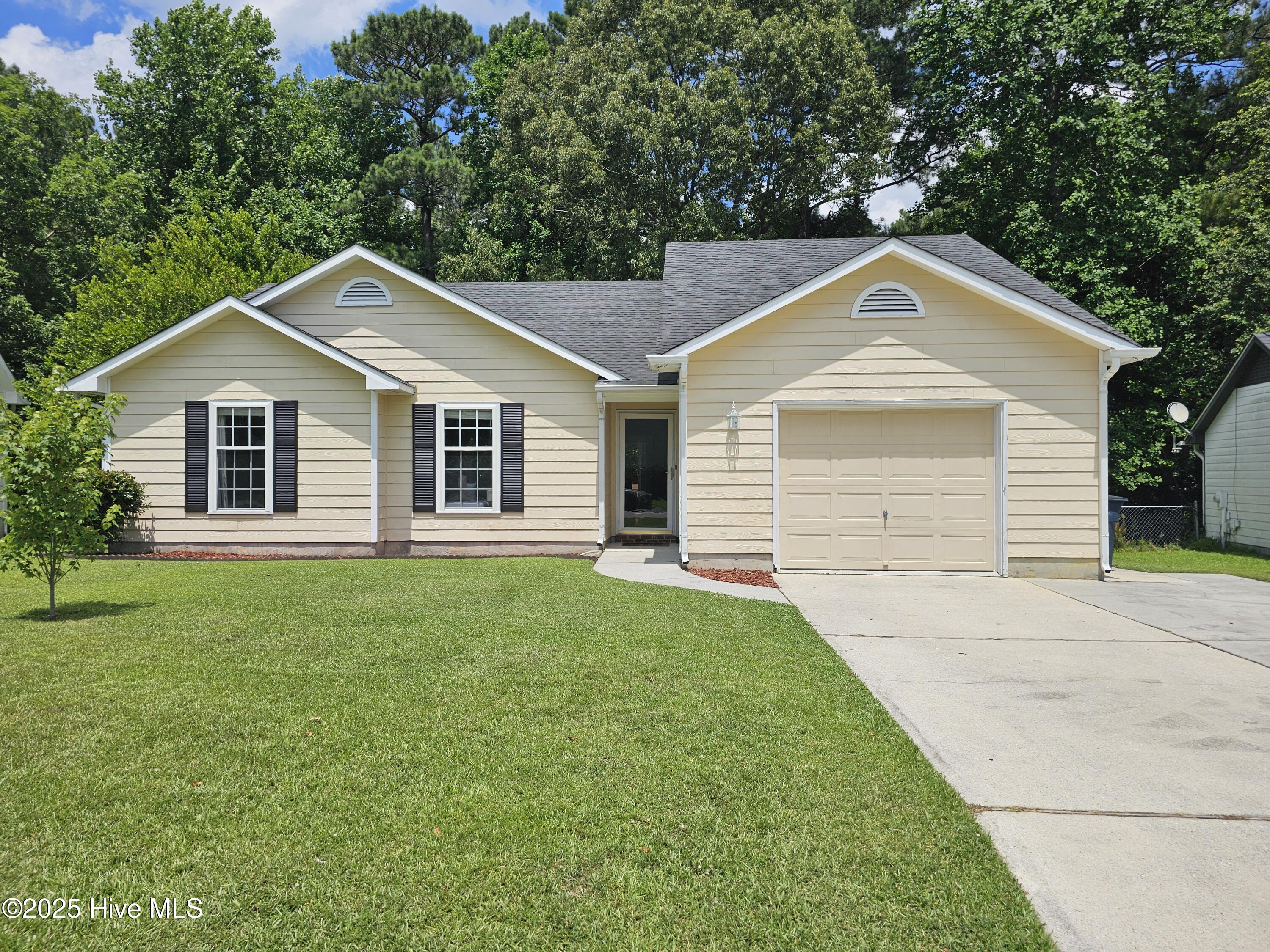 119 Suffolk Circle Property Photo
