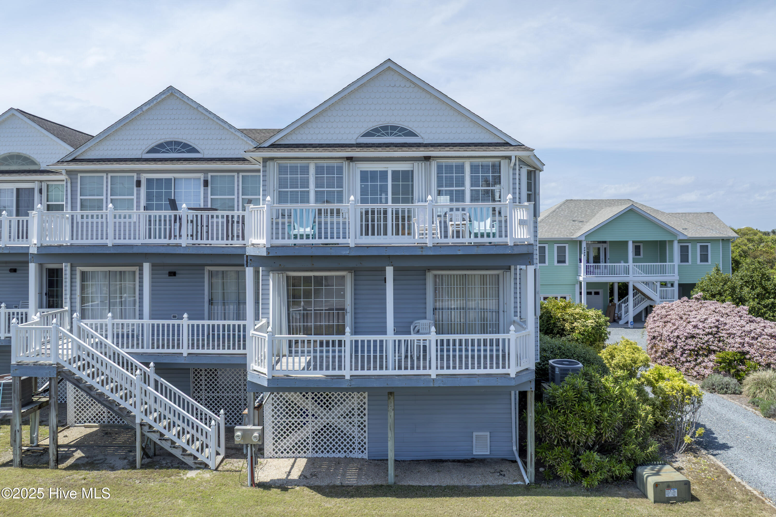 101 Heron Cay Court Property Photo 2