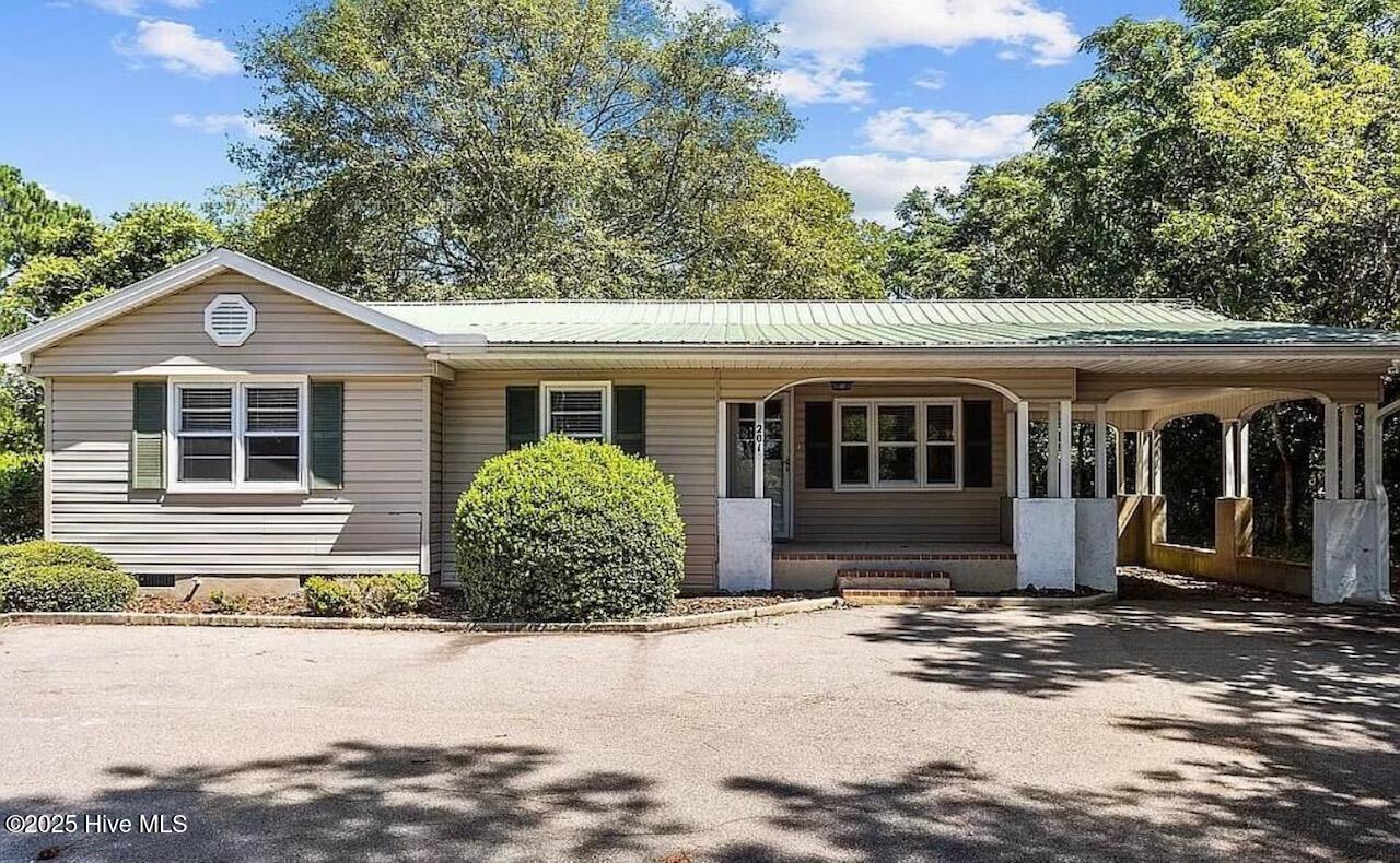 201 E Barrett Street Property Photo