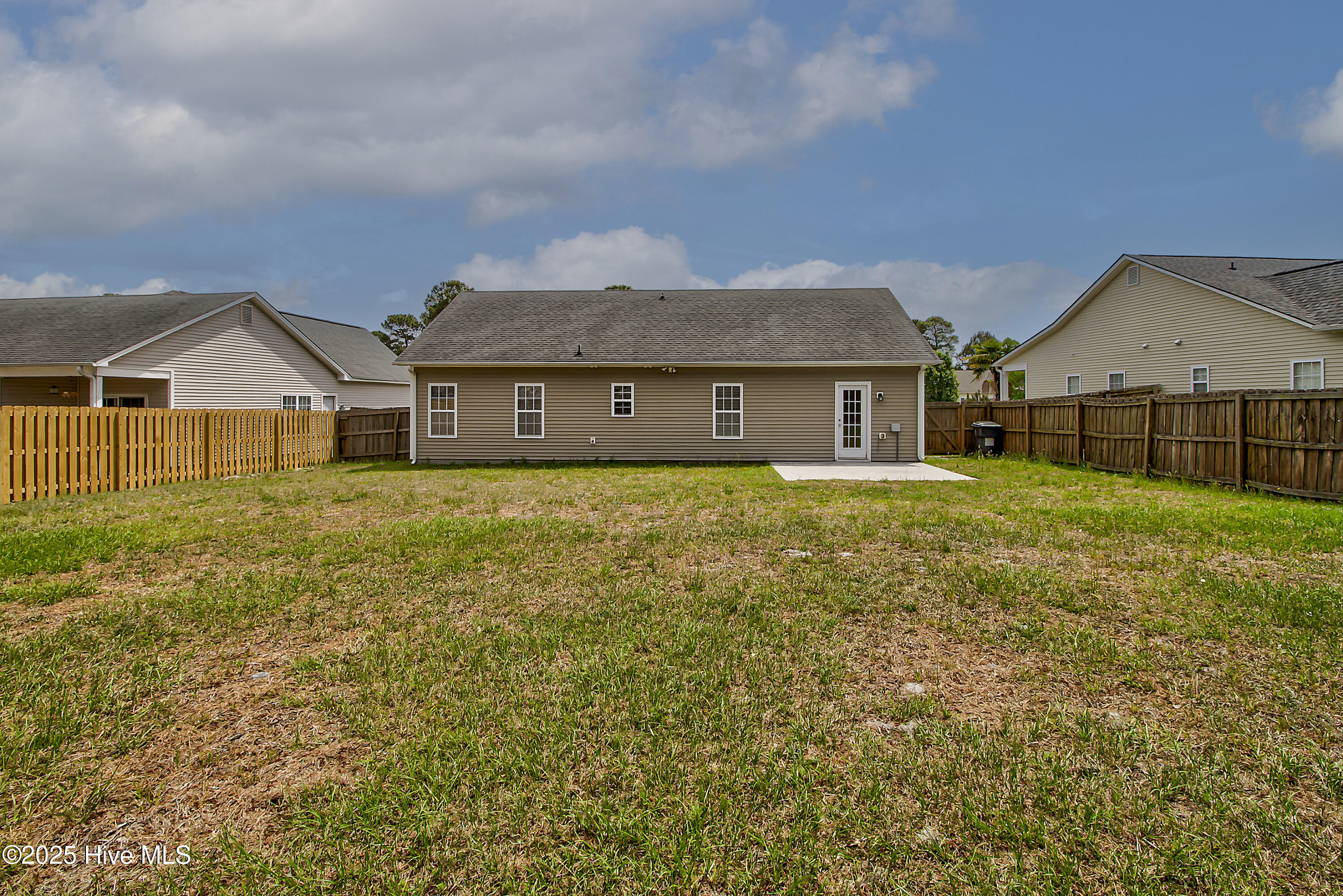 1010 Foxridge Way Property Photo 2