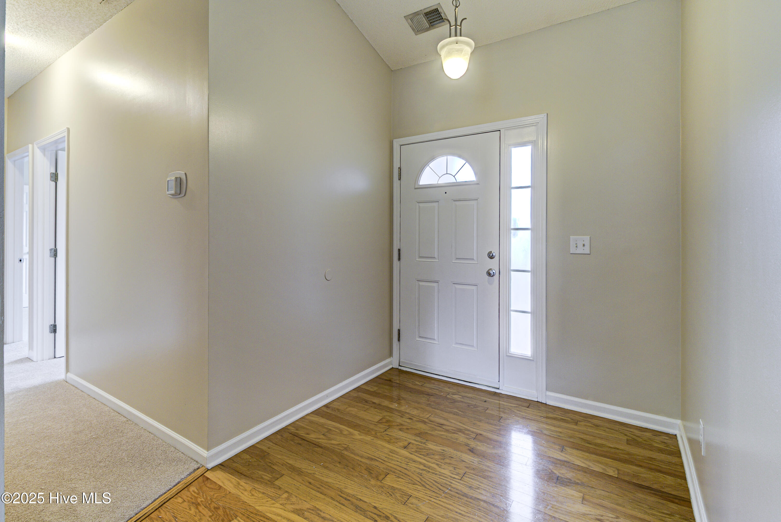 1010 Foxridge Way Property Photo 7