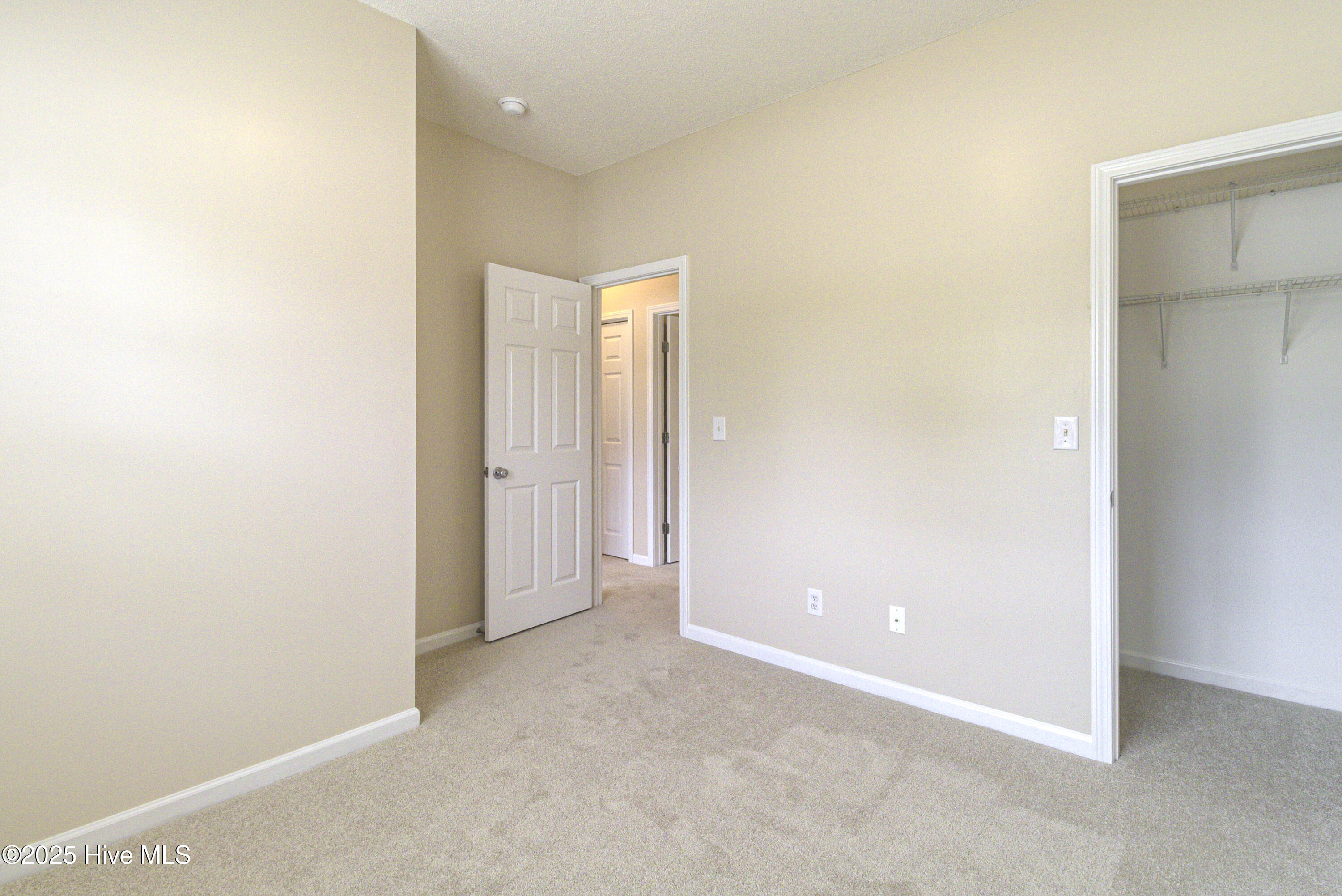 1010 Foxridge Way Property Photo 11