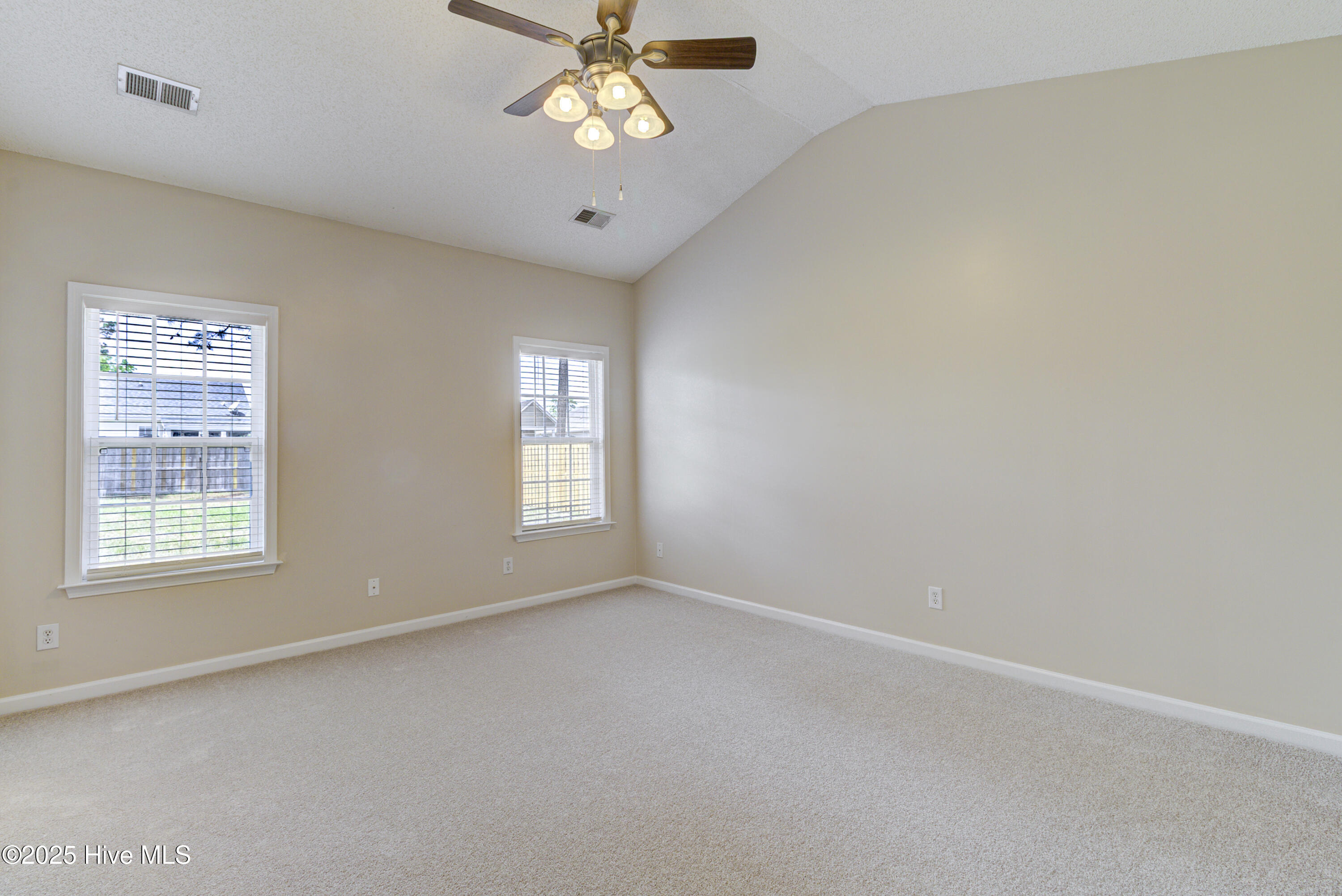 1010 Foxridge Way Property Photo 16