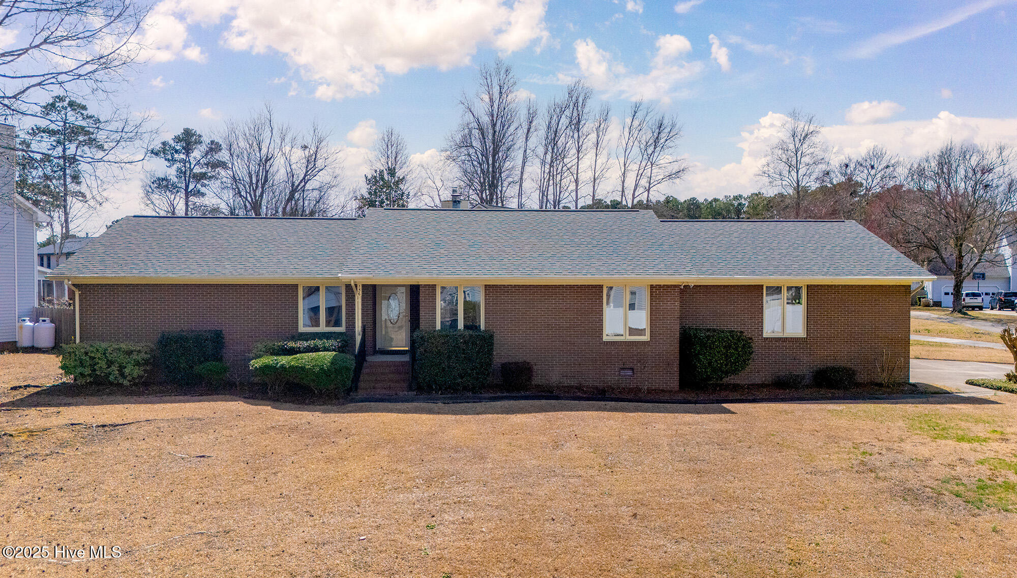 136 Stonebridge Trail Property Photo