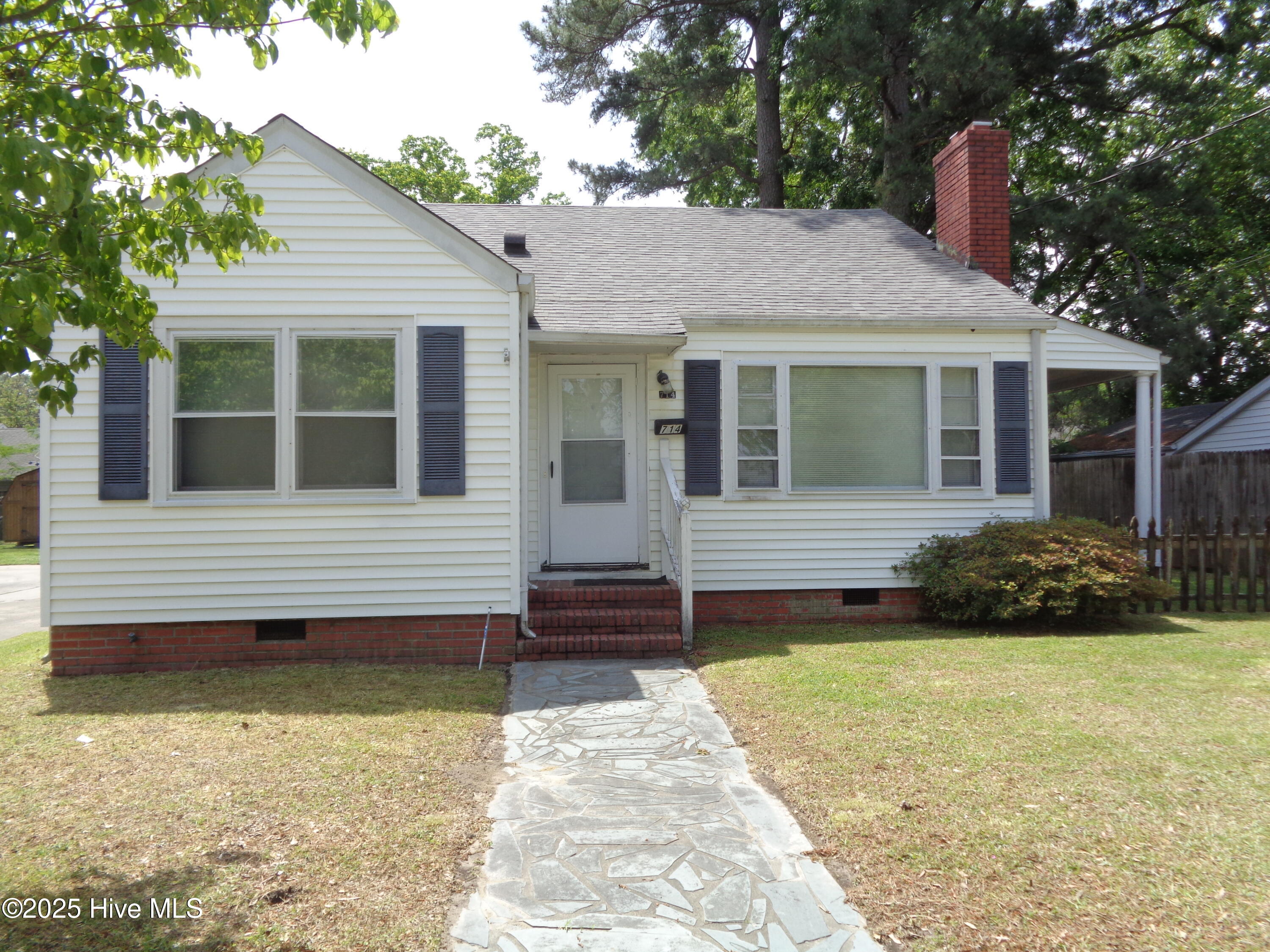 714 Cameron Drive Property Photo 1