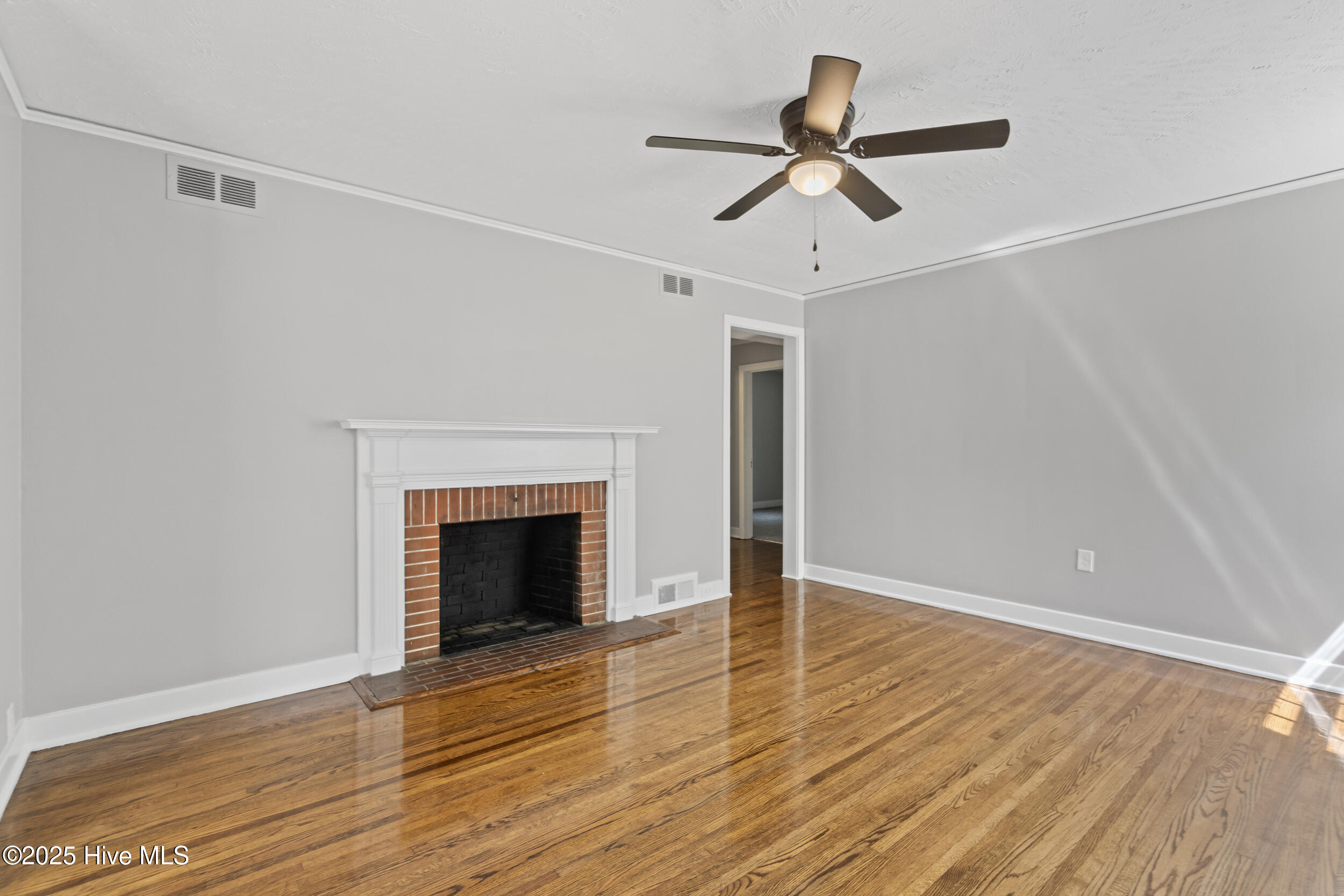 1111 W Williams Circle Property Photo 4