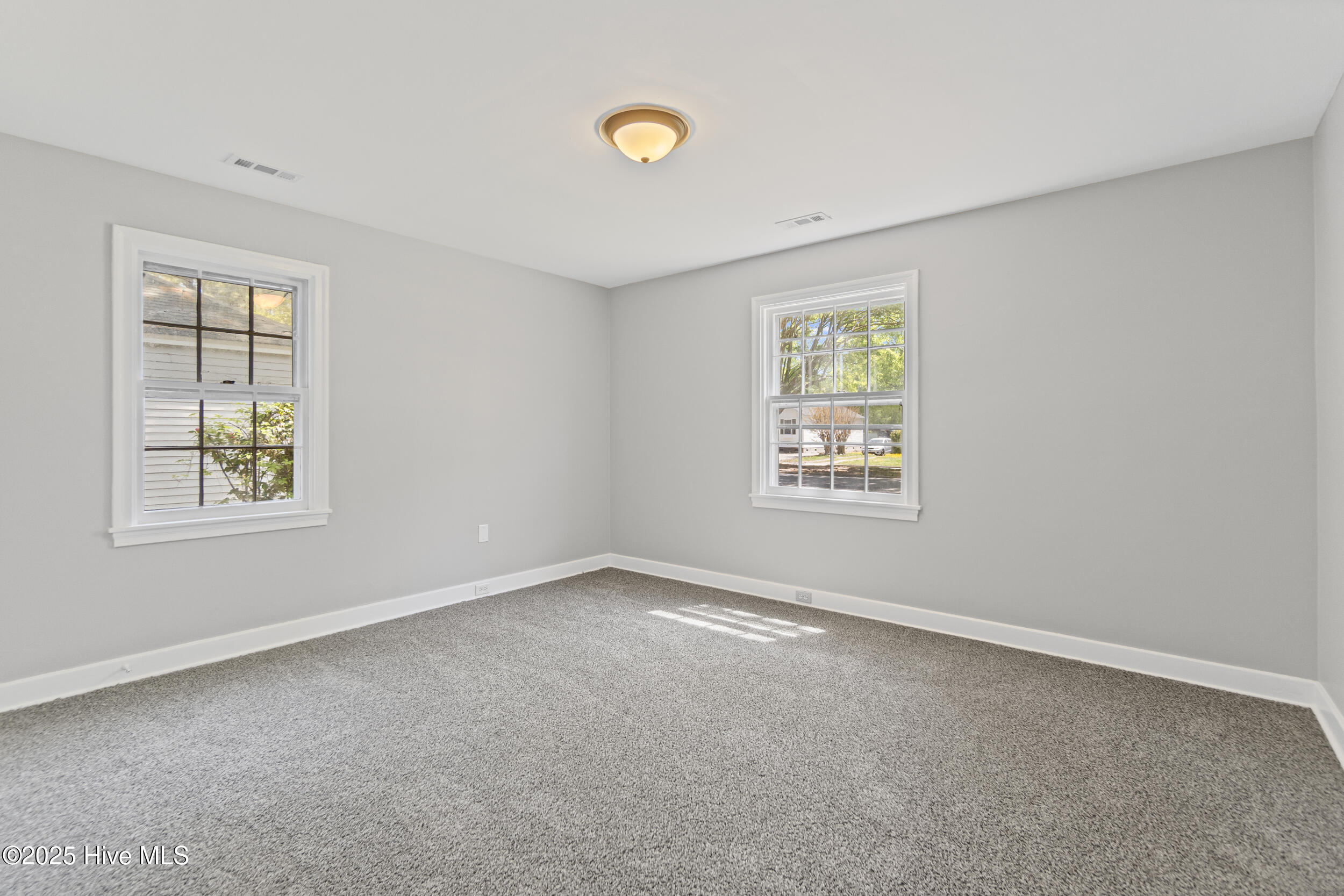 1111 W Williams Circle Property Photo 8