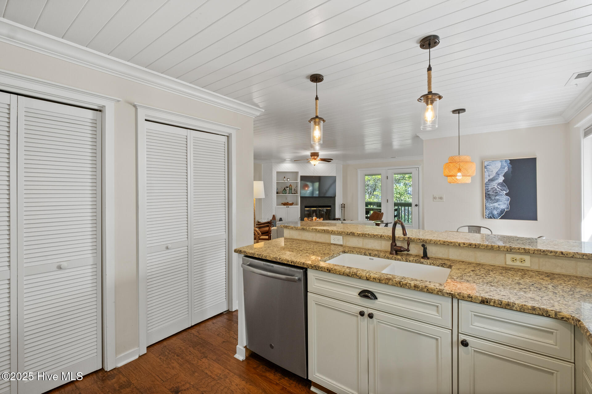 8 Racerunner Court Property Photo 11