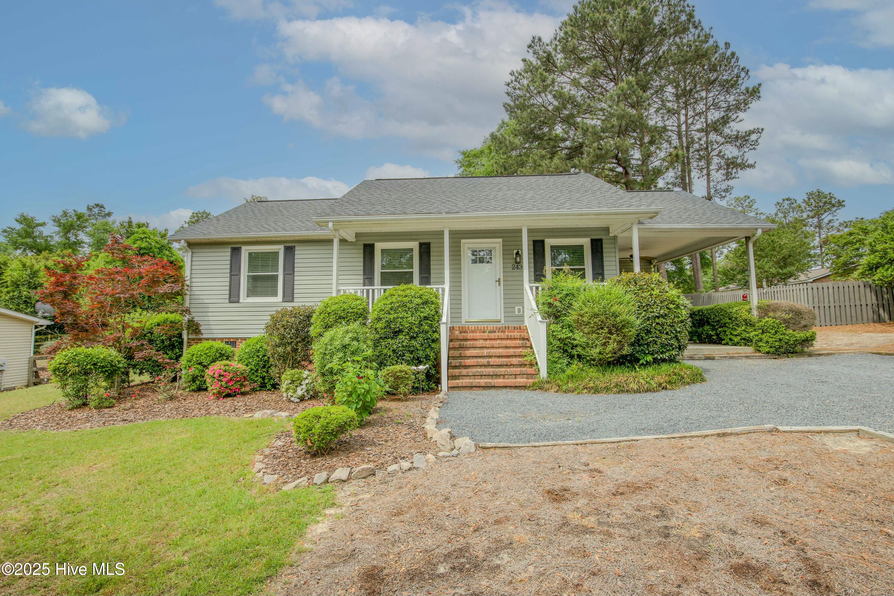 2435 W Longleaf Drive Property Photo