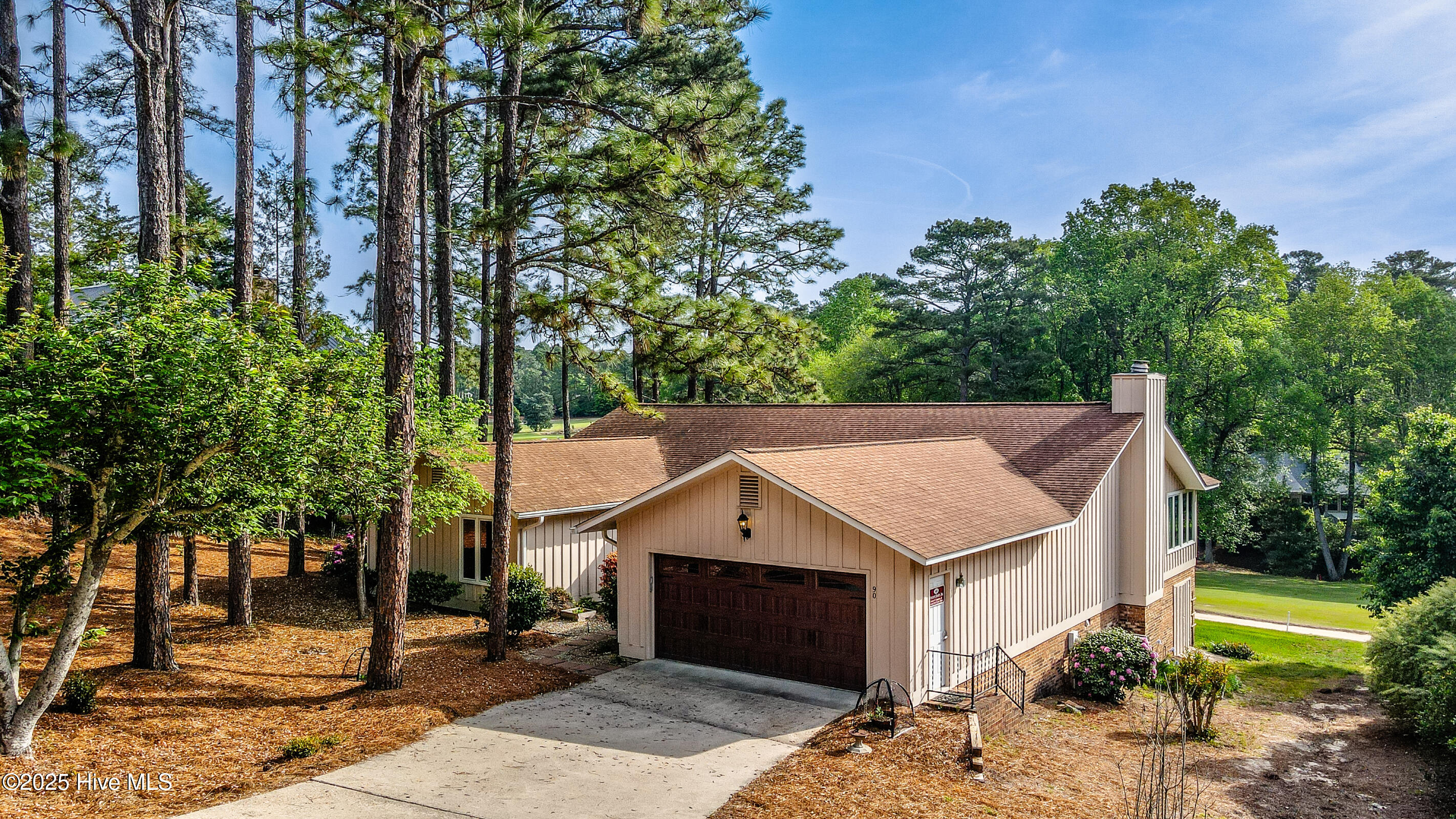 90 Ridgewood Road Property Photo