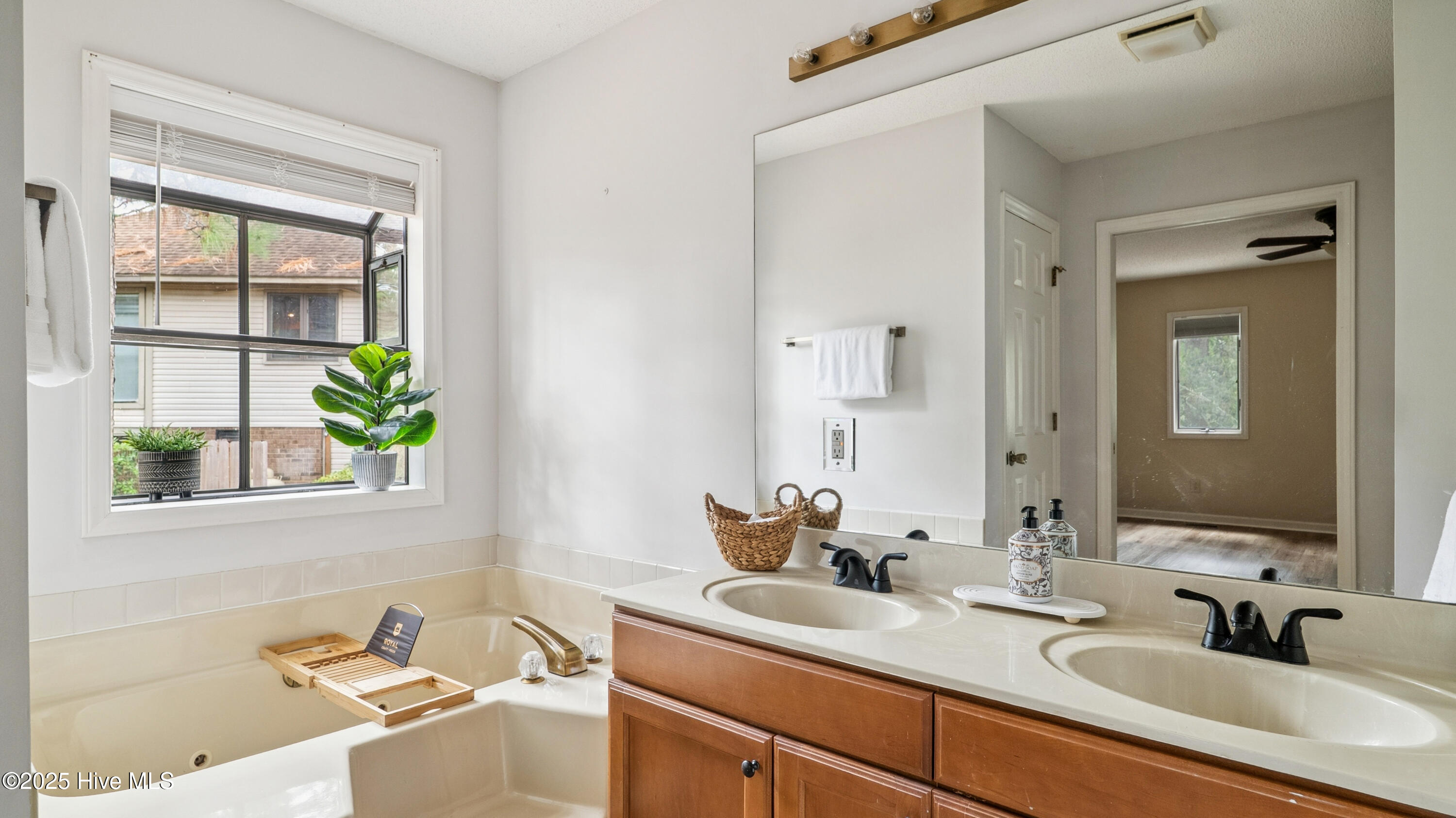 107 Pinnacle Court Property Photo 15