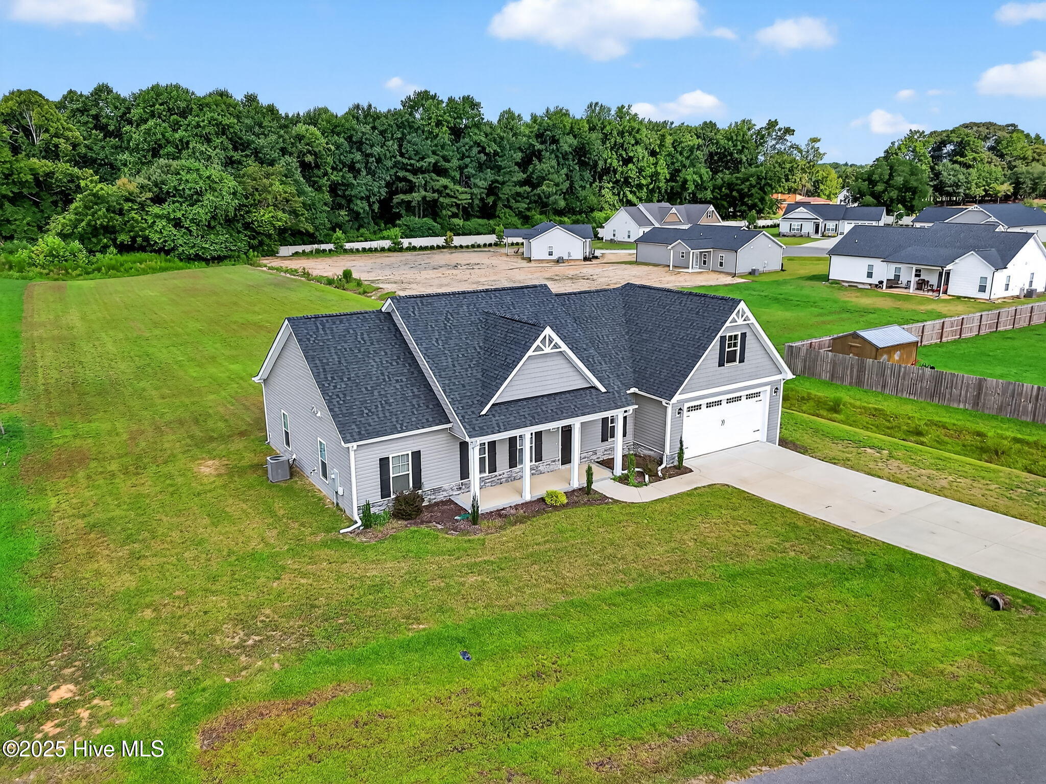 203 Fynloch Chase Drive Property Photo 8