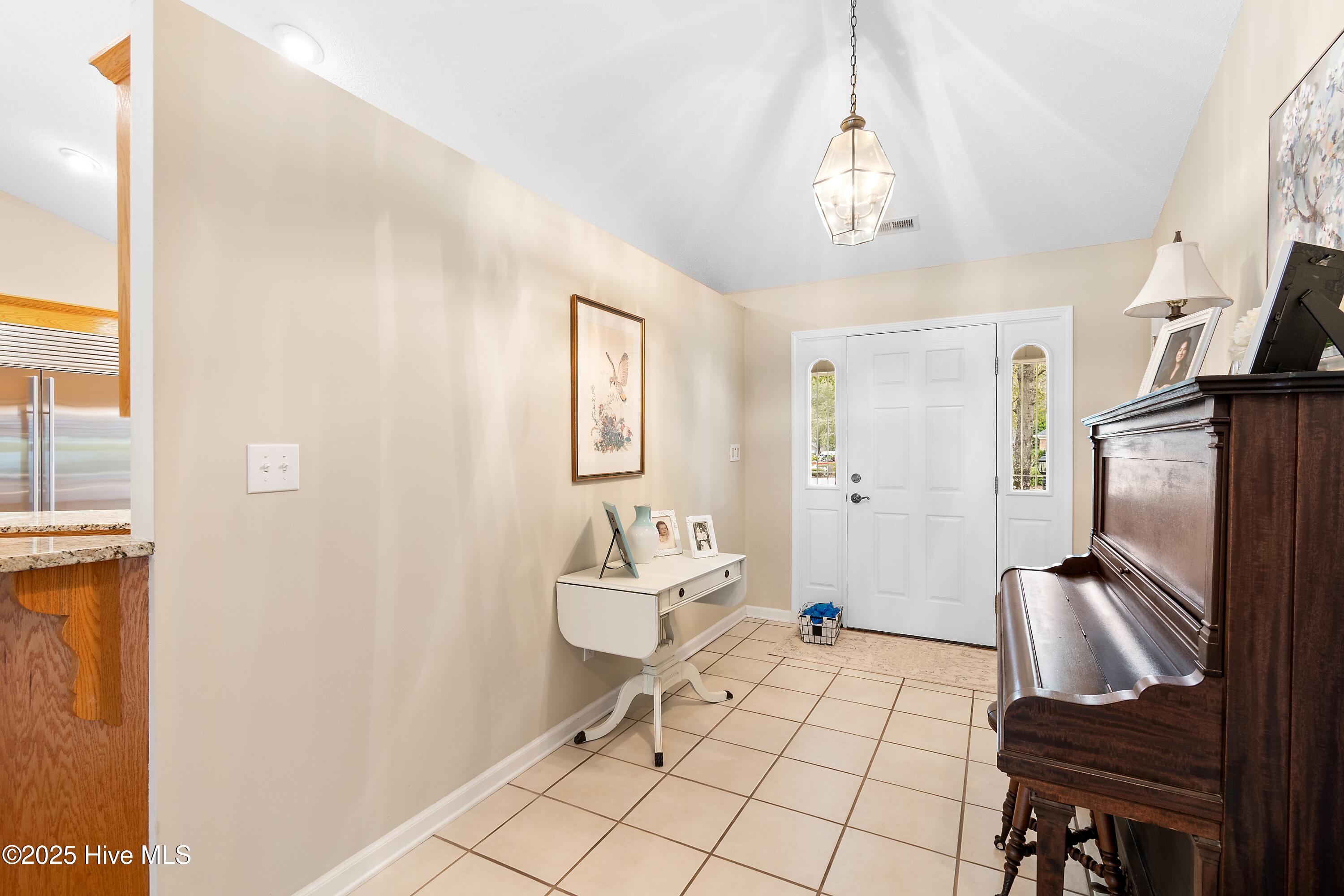 618 Oyster Bay Drive Property Photo 6
