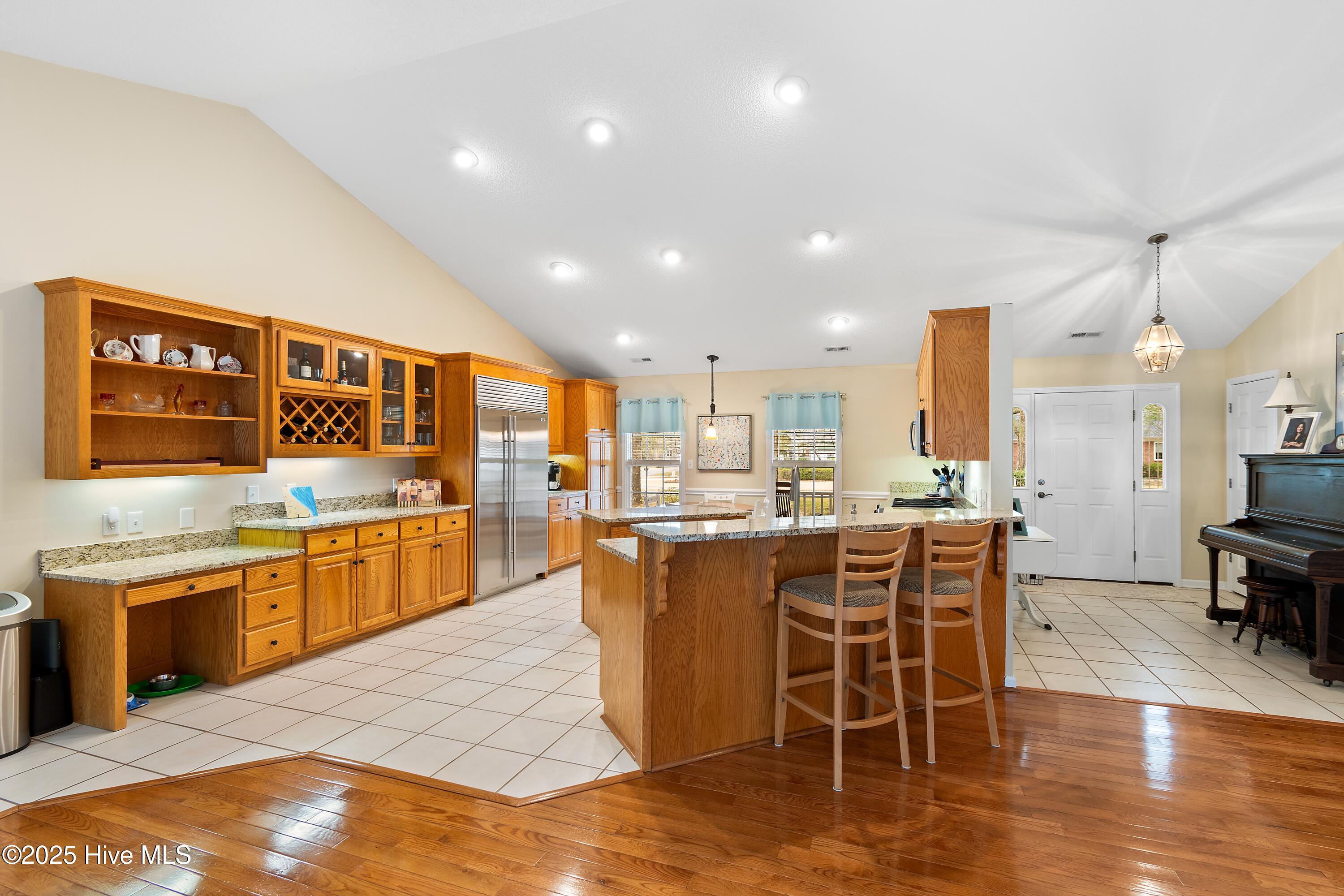 618 Oyster Bay Drive Property Photo 9