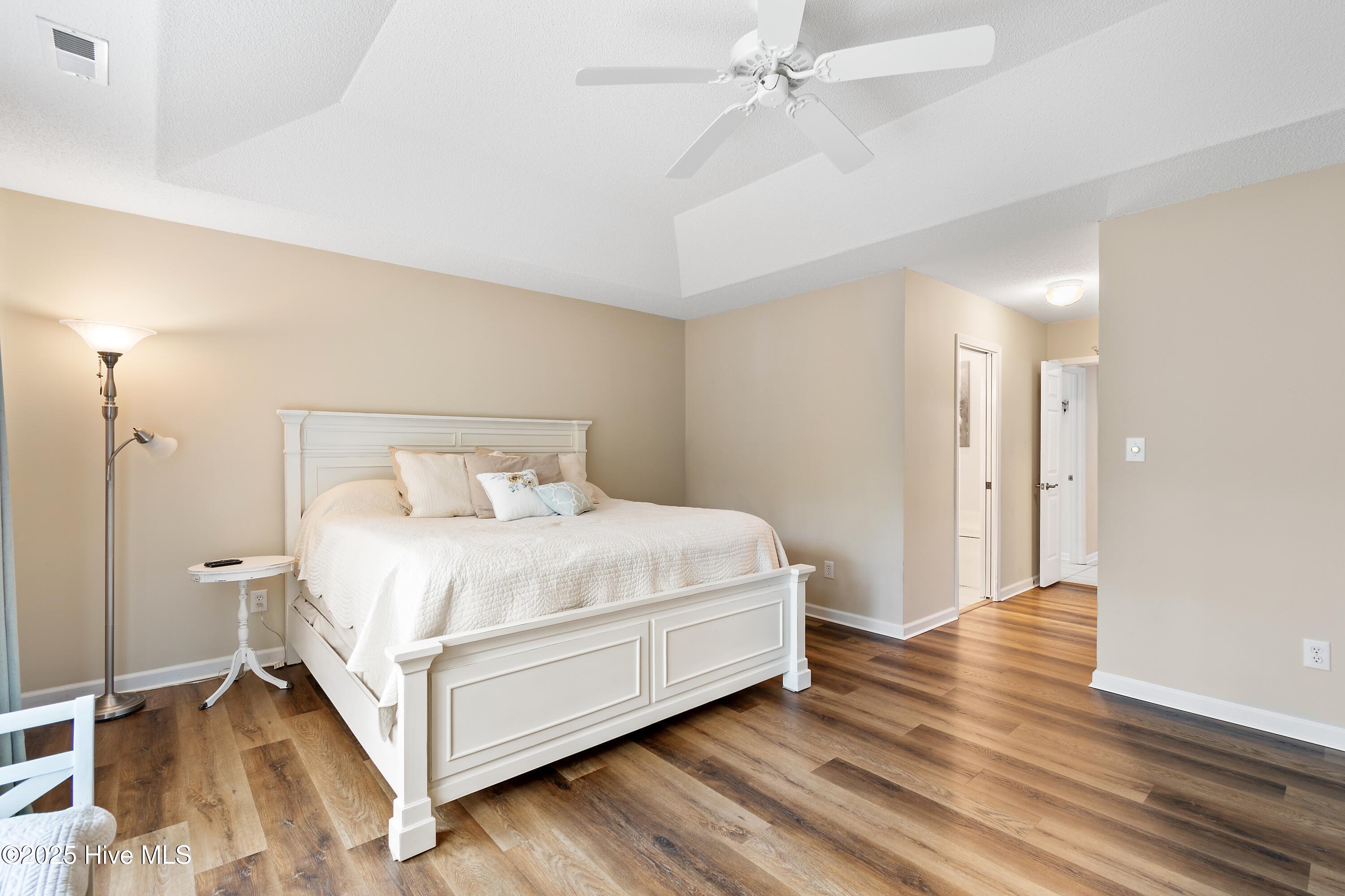618 Oyster Bay Drive Property Photo 19
