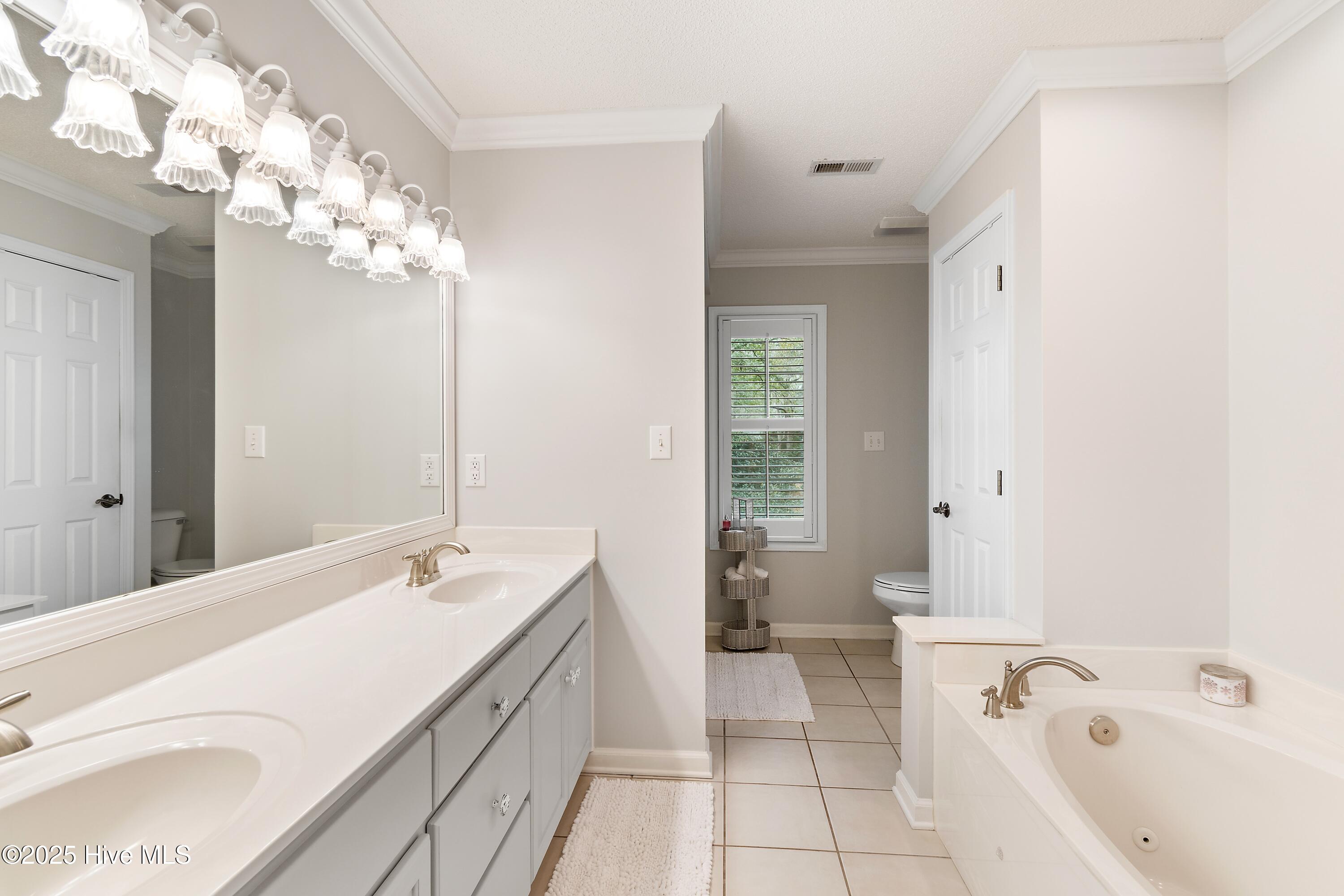 618 Oyster Bay Drive Property Photo 21