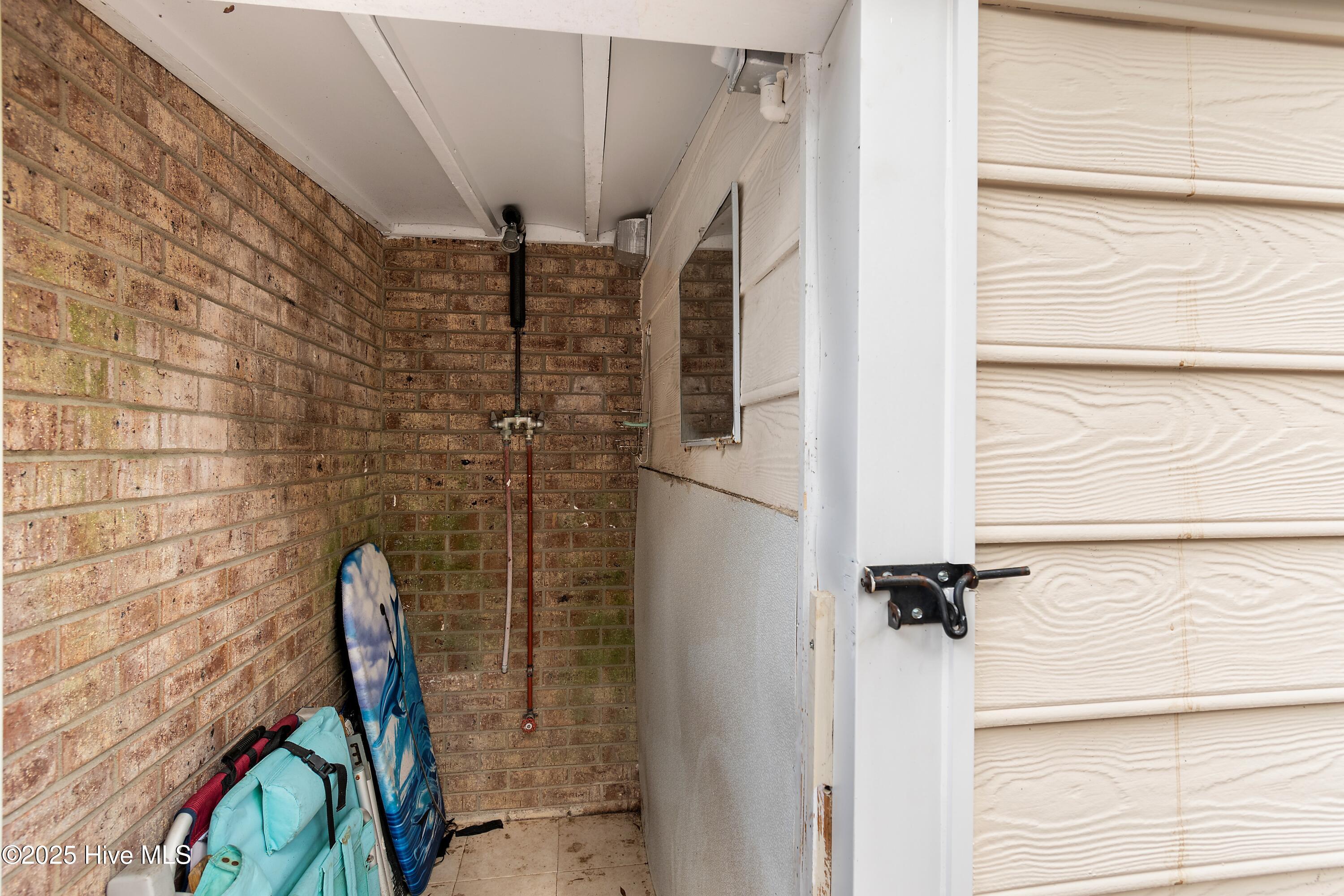 618 Oyster Bay Drive Property Photo 44