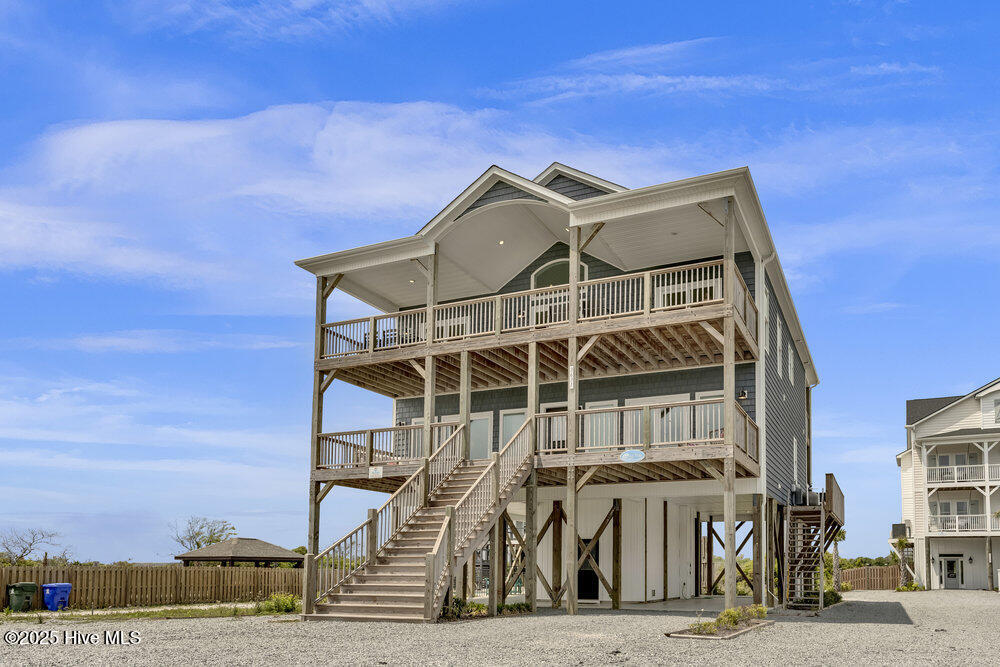 3631 Island Drive Property Photo